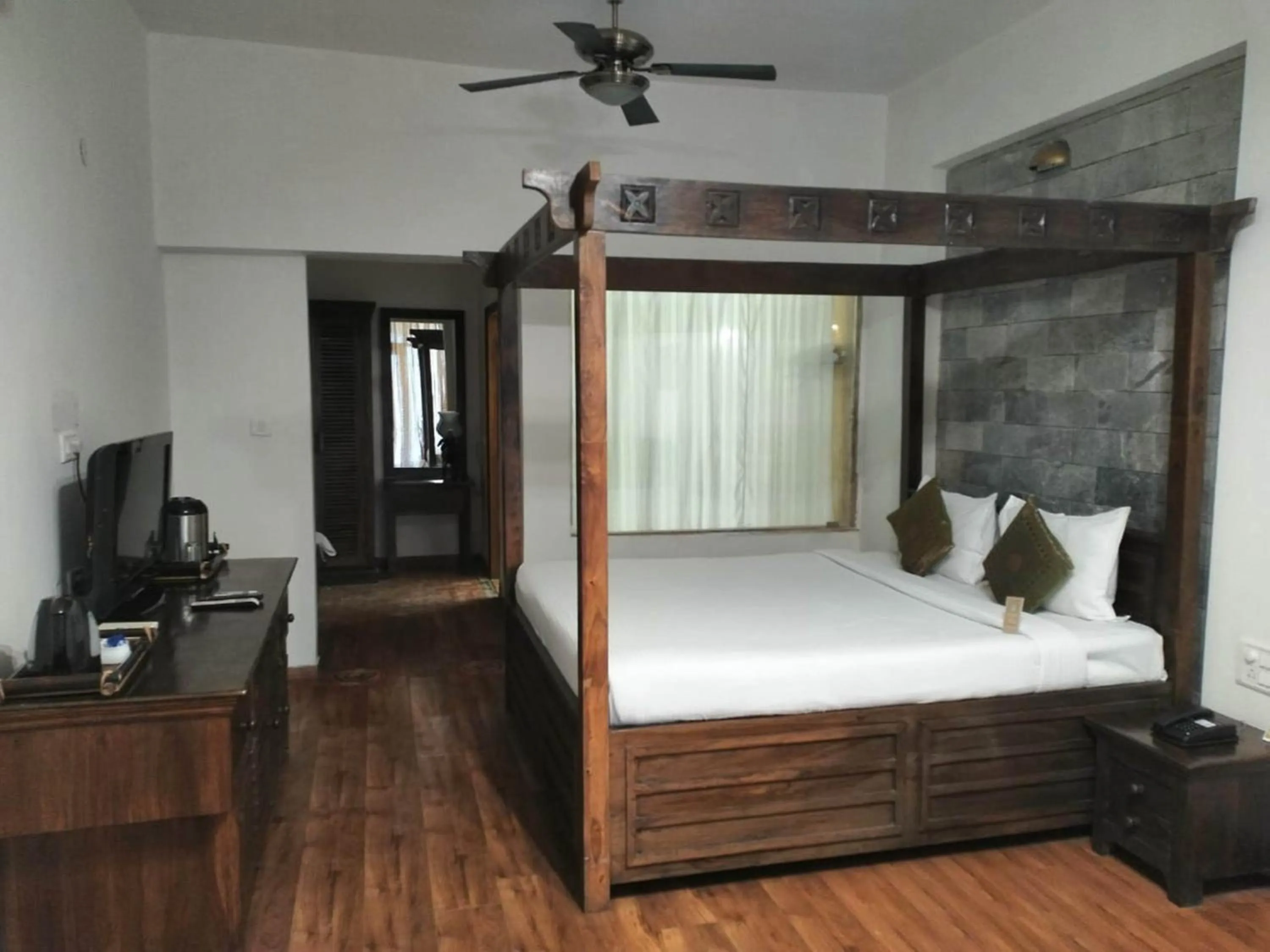 Bed in Kumbhalgarh Forest Retreat