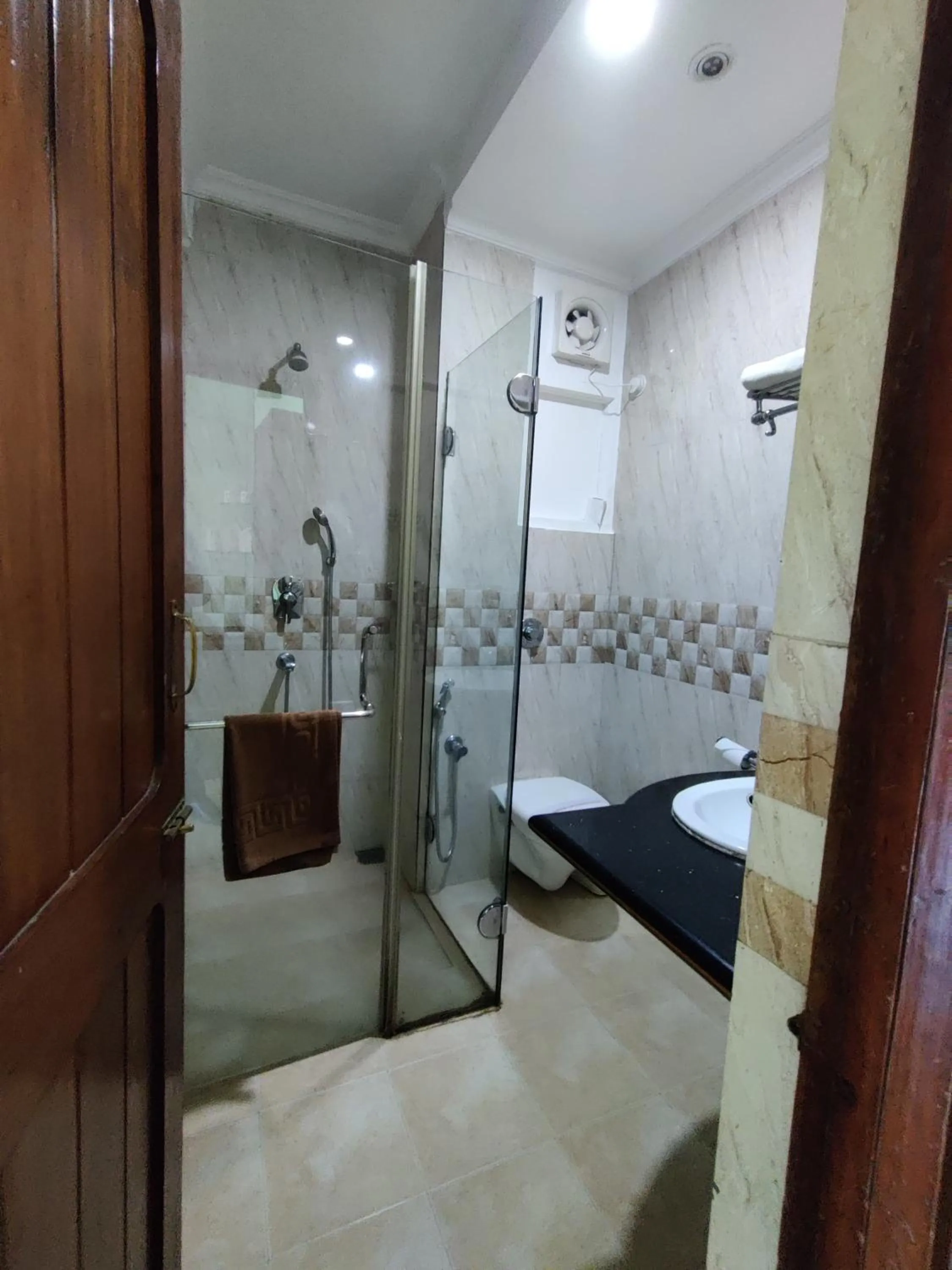 Shower in Hotel Goan Heritage