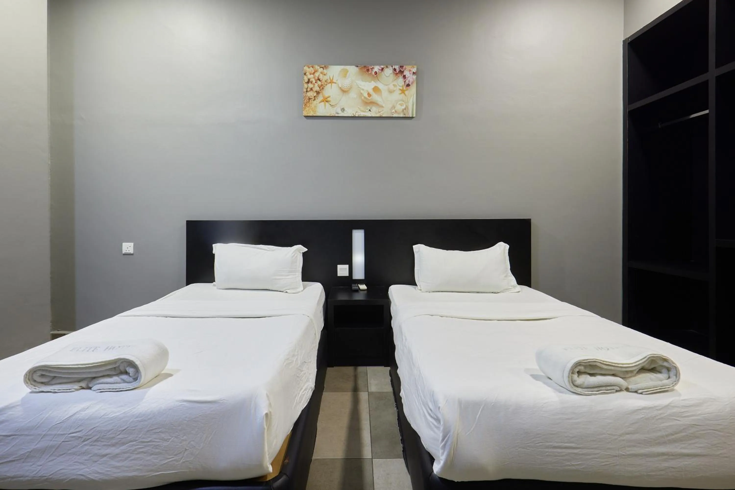 Bed in Elite Hotel Muar