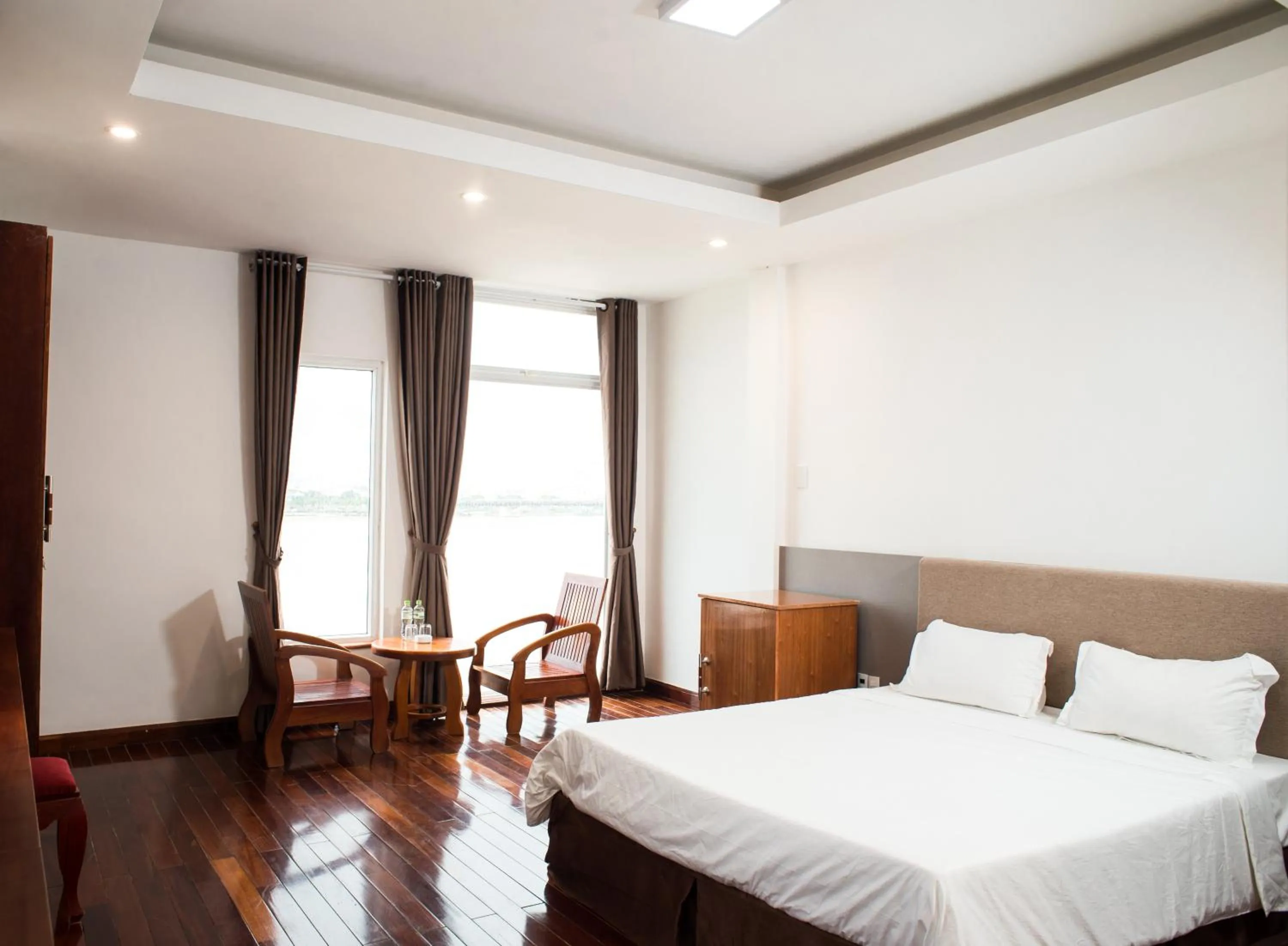 Bed in Catinal Hotel