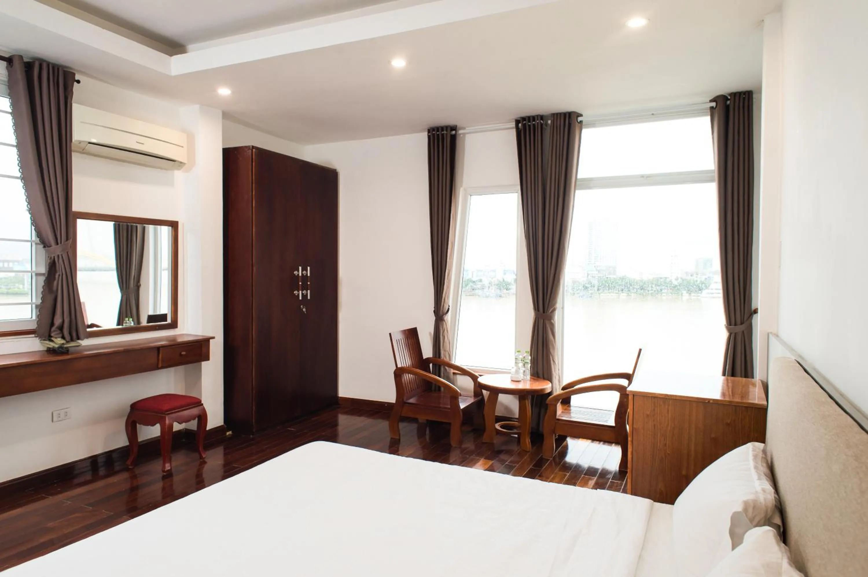 Bed in Catinal Hotel