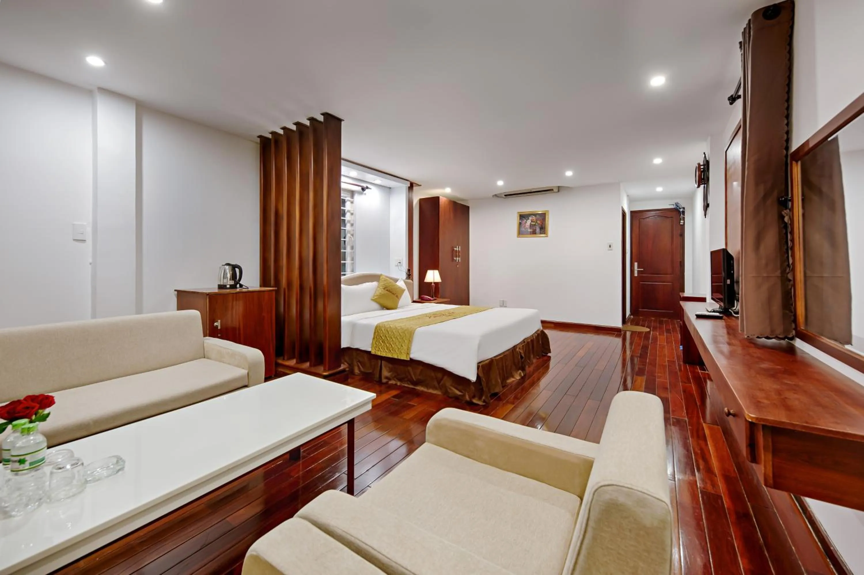 Bed in Catinal Hotel