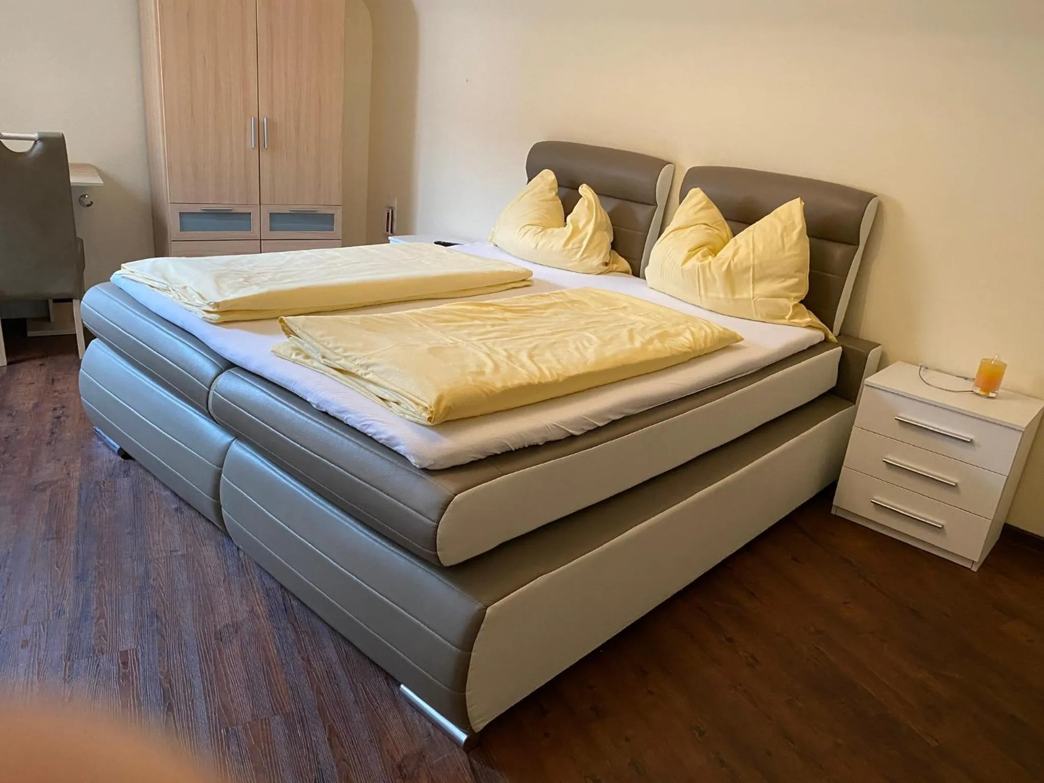 Bed in Marktschänke