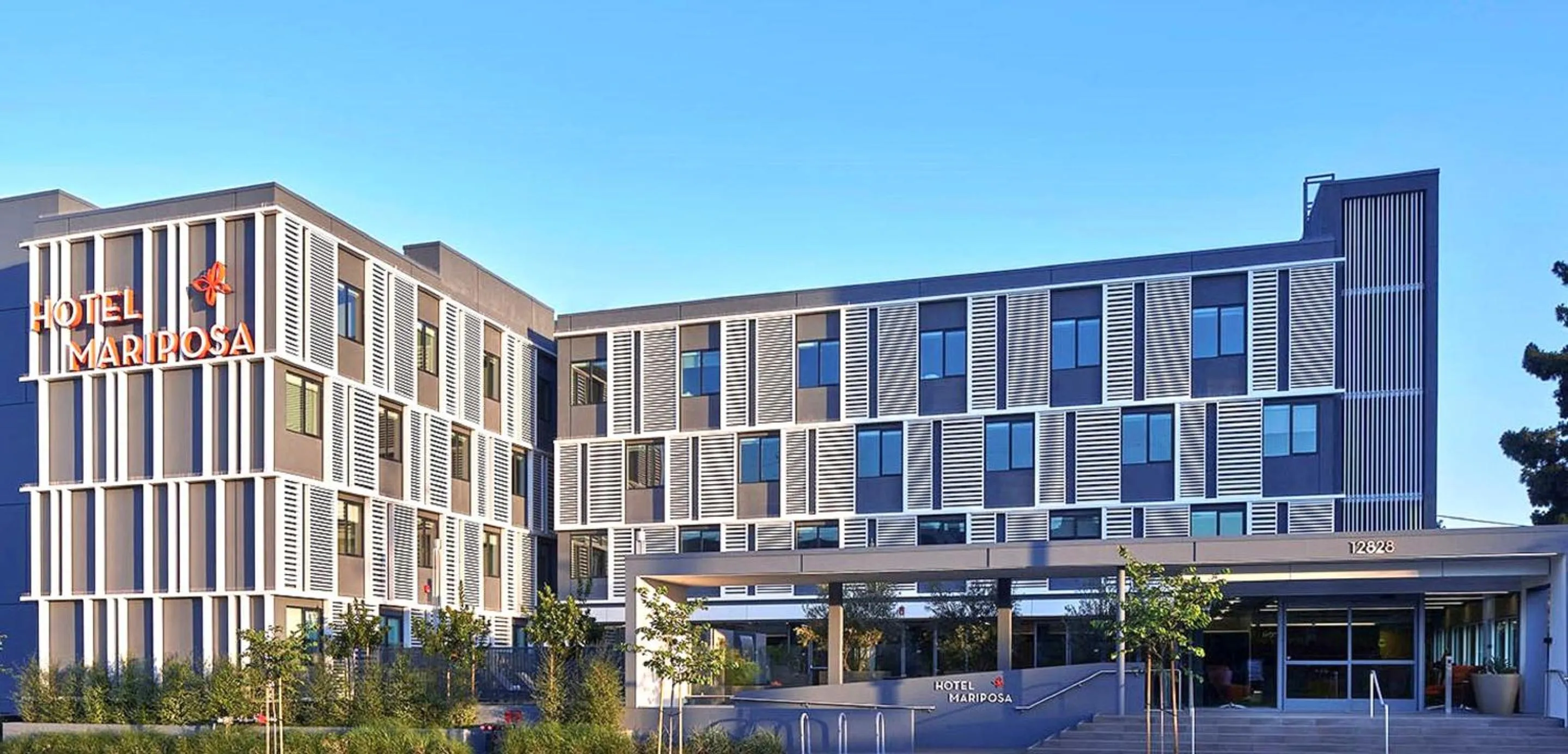 Facade/entrance in Hotel Mariposa