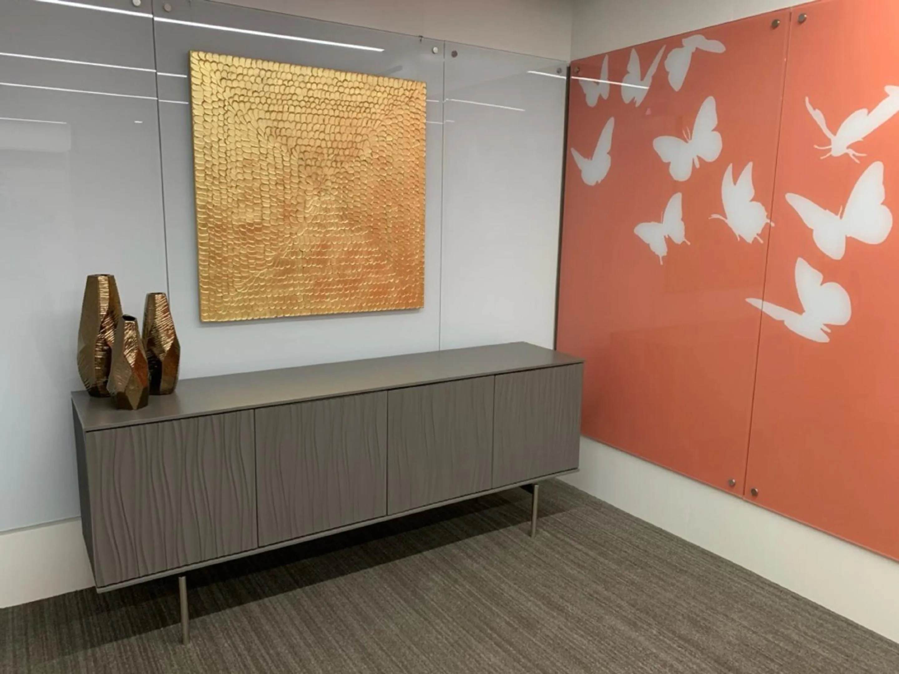 Decorative detail in Hotel Mariposa