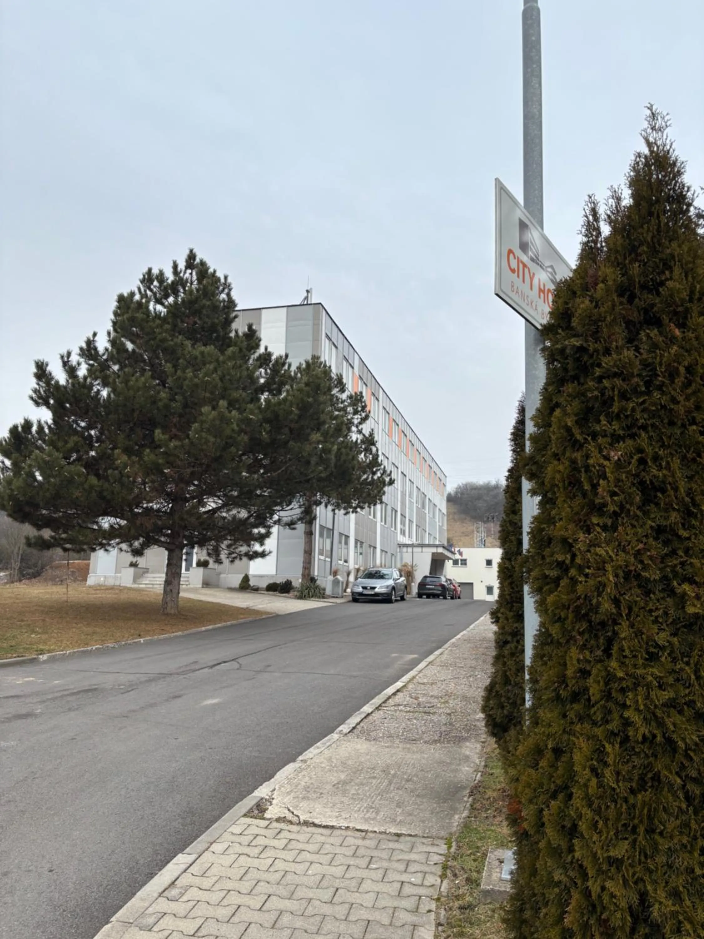 Property building in City Hotel B&B, reception 24 7, 800m od-from R1, free parking