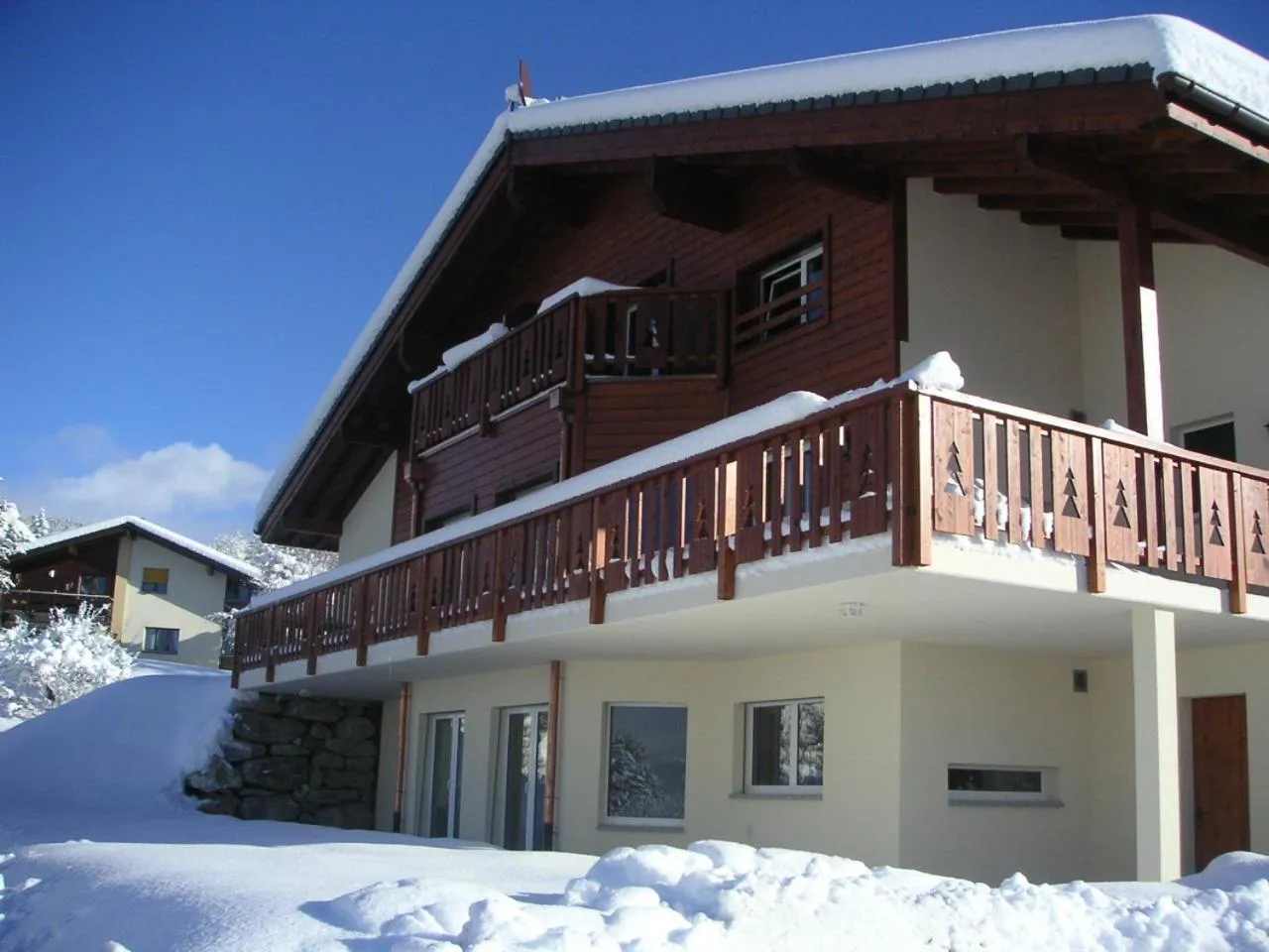 Facade/entrance in Chalet des Alpes