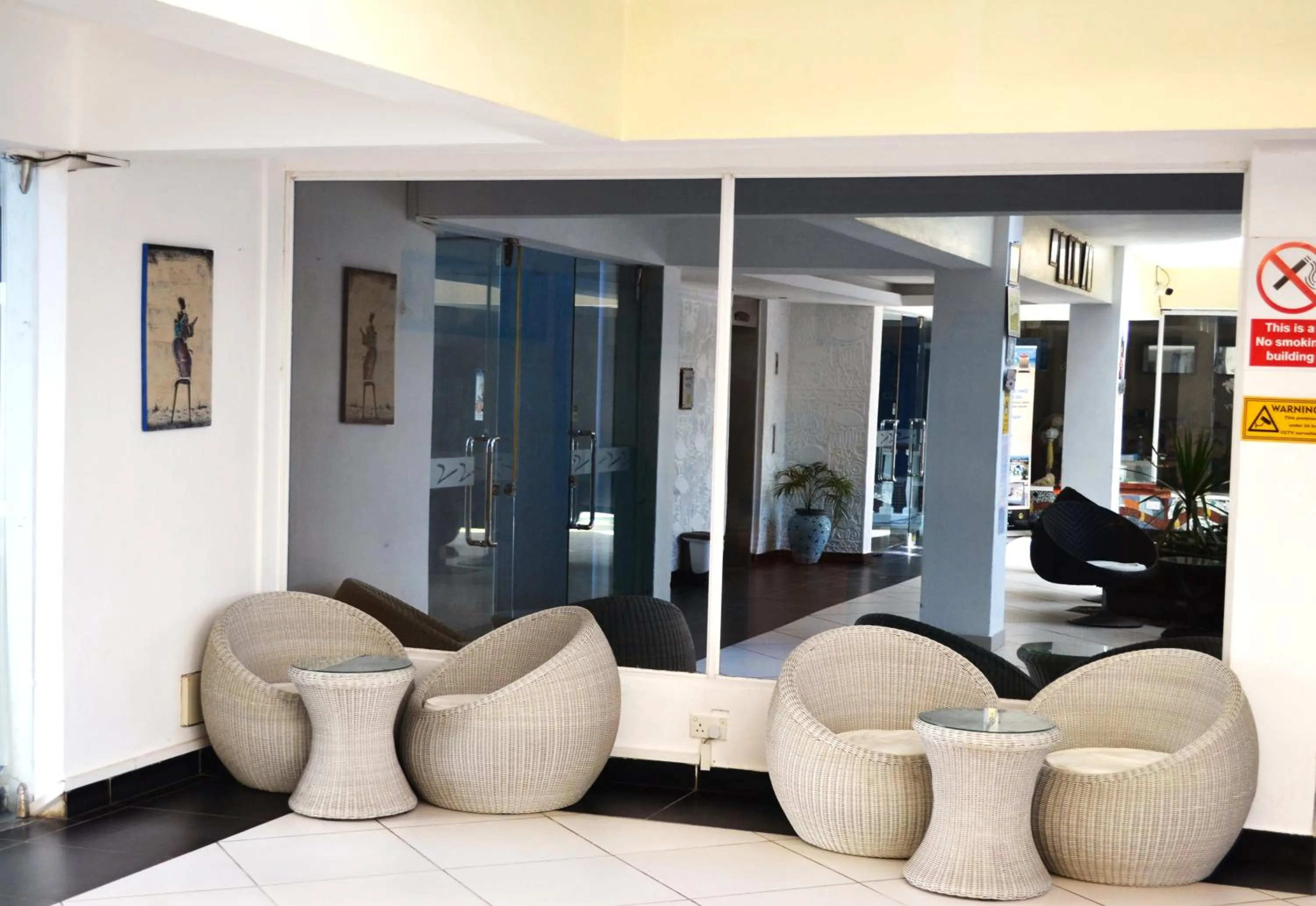 Lobby or reception in Cowrie Shell Beach Apartments Official