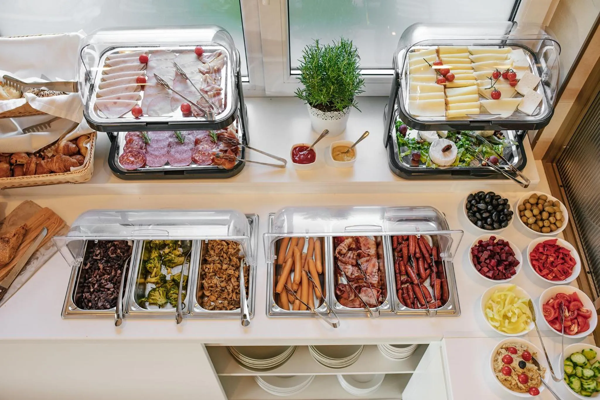 Breakfast in Hotel River Park