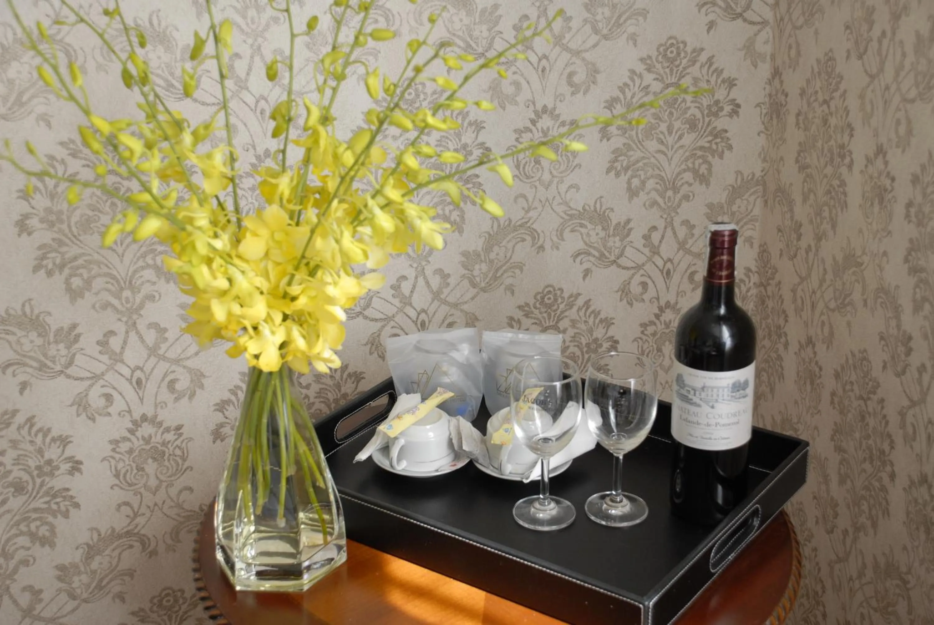 Alcoholic drinks in Mountain Town Hotel