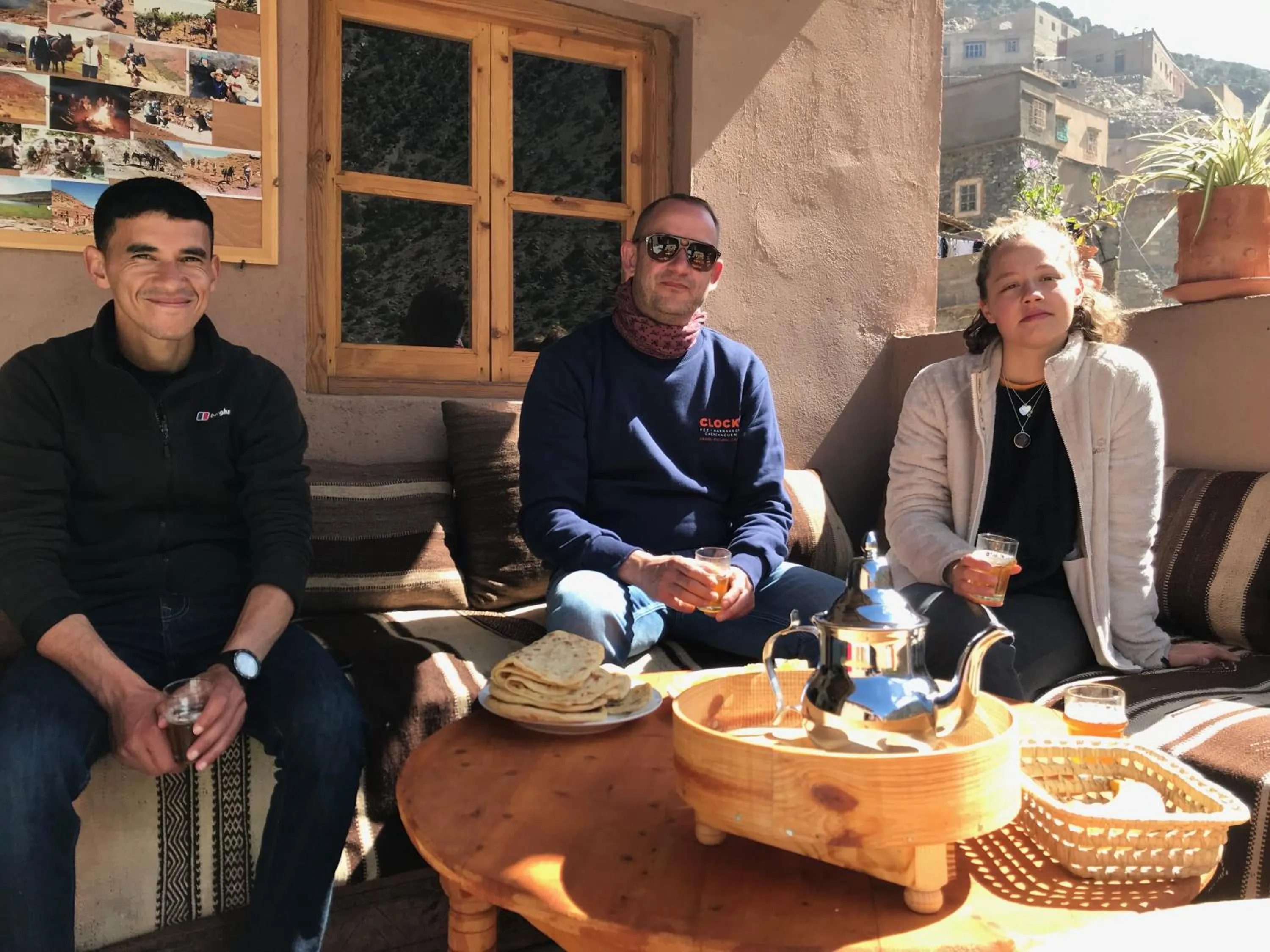 Restaurant/places to eat in Amlougui House