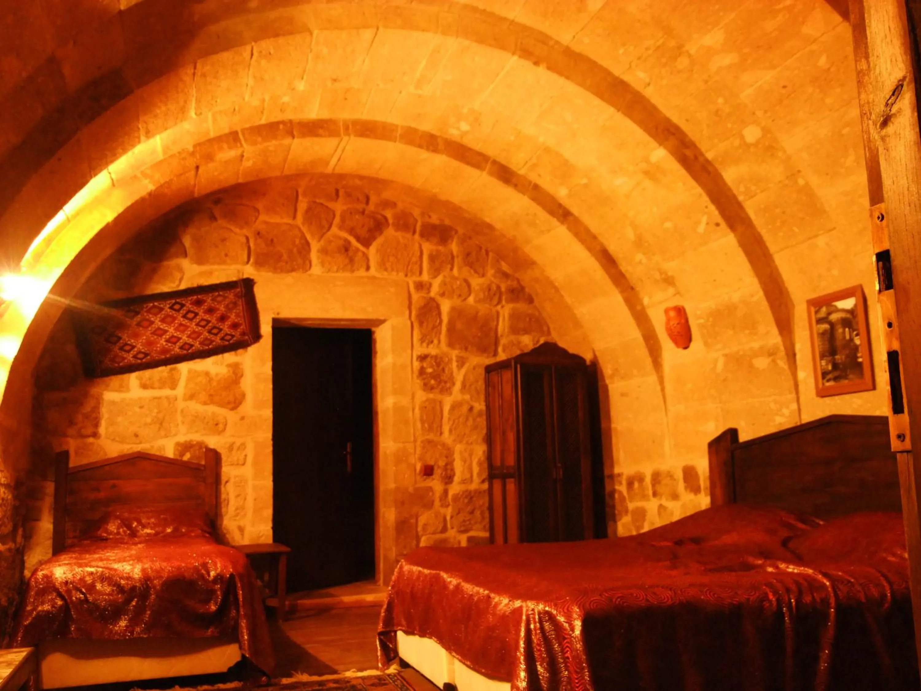 Photo of the whole room, Bed in Kapadokya Ihlara Konakları Otel Akinci Konagi