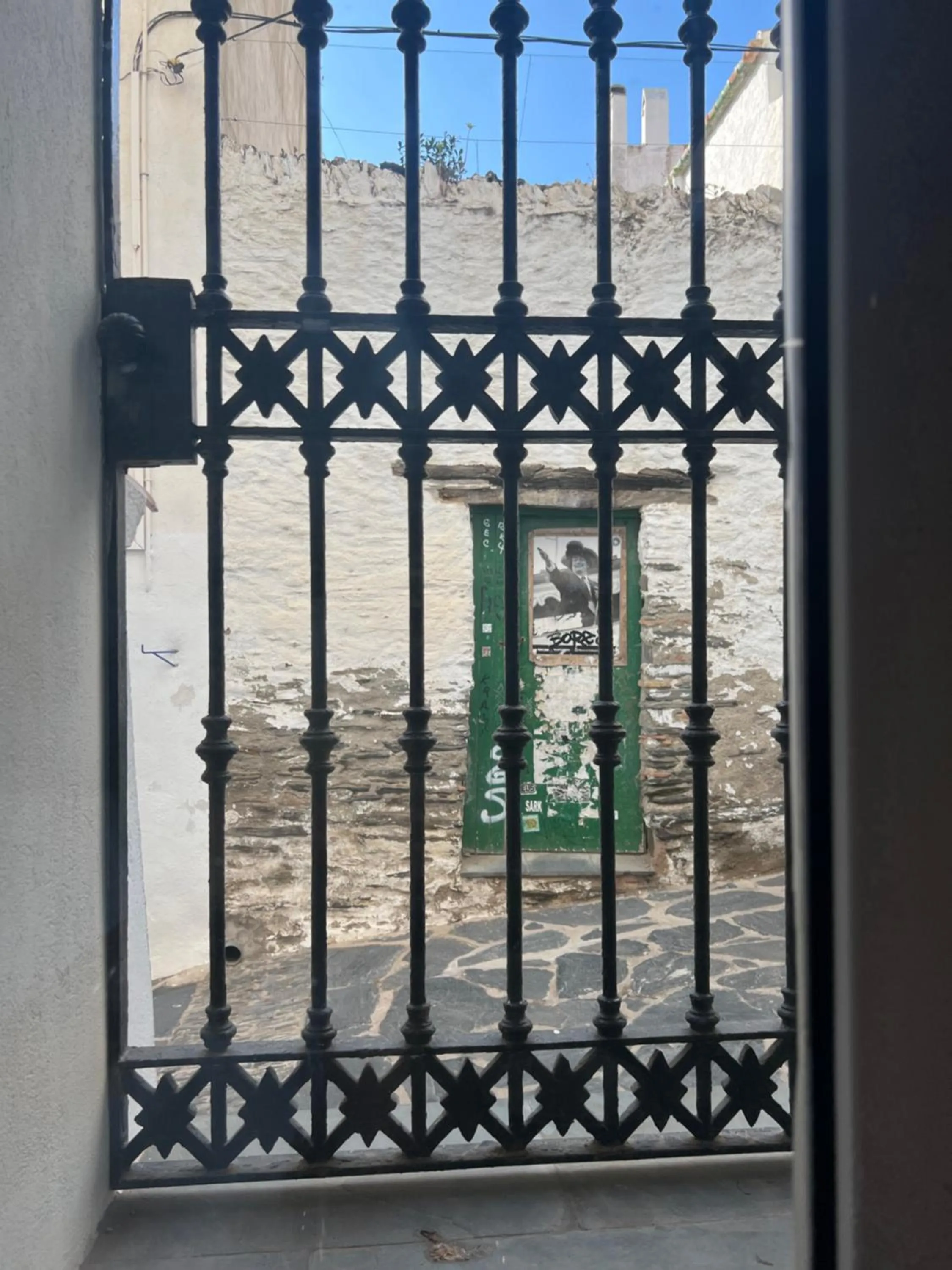 Facade/entrance in Vehí