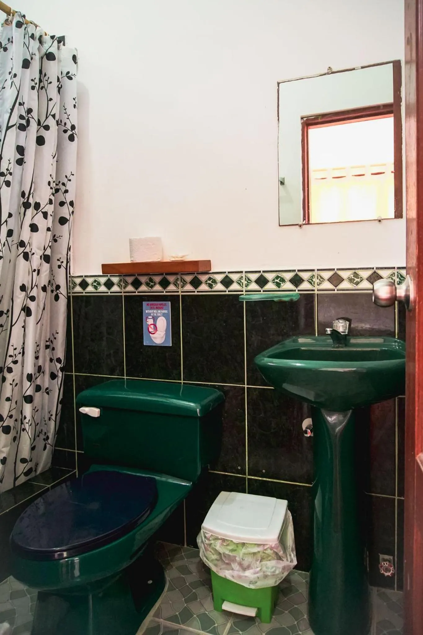 Toilet in Hotel La Jungla