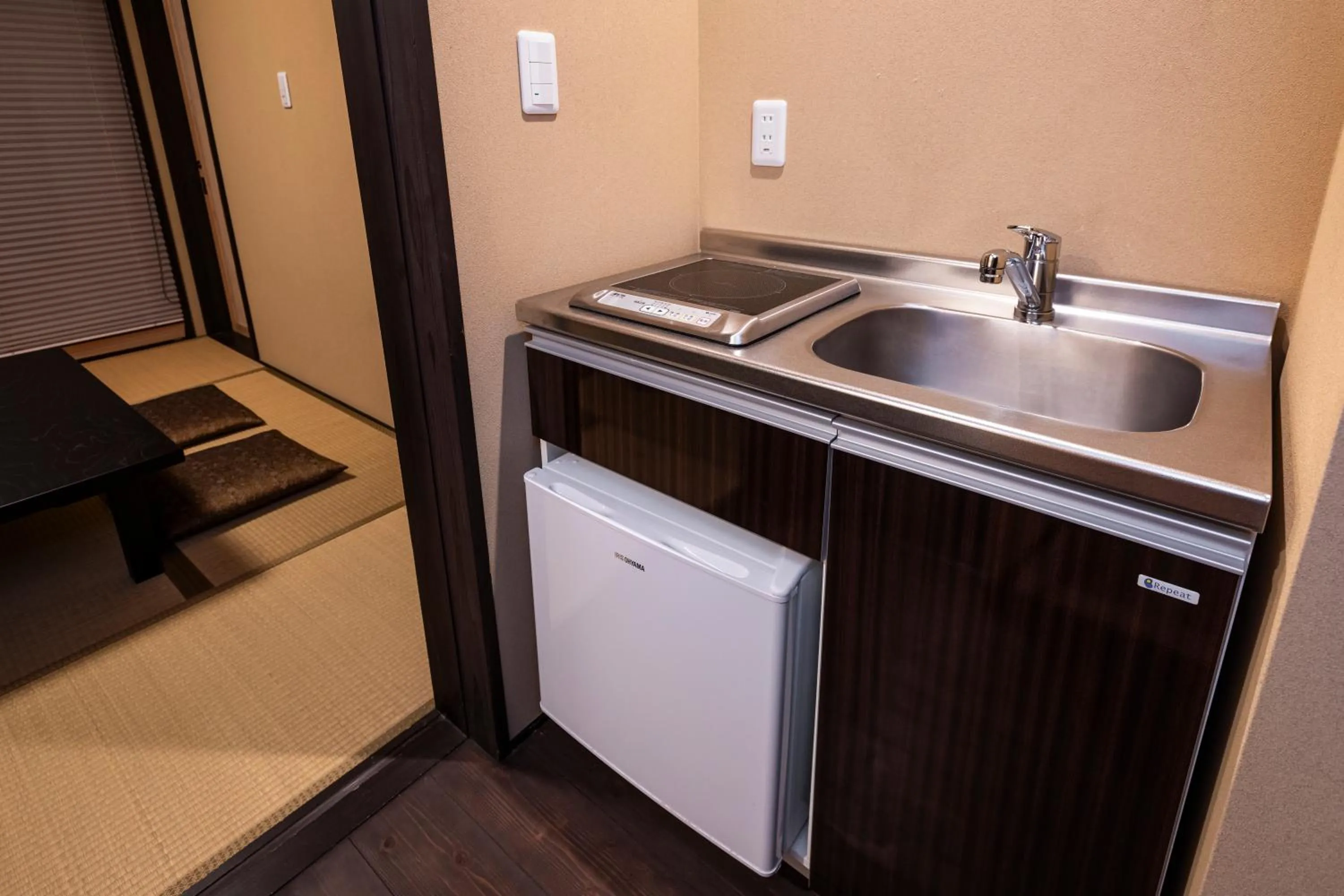 Photo of the whole room in Rinn Hanayacho Asagiri