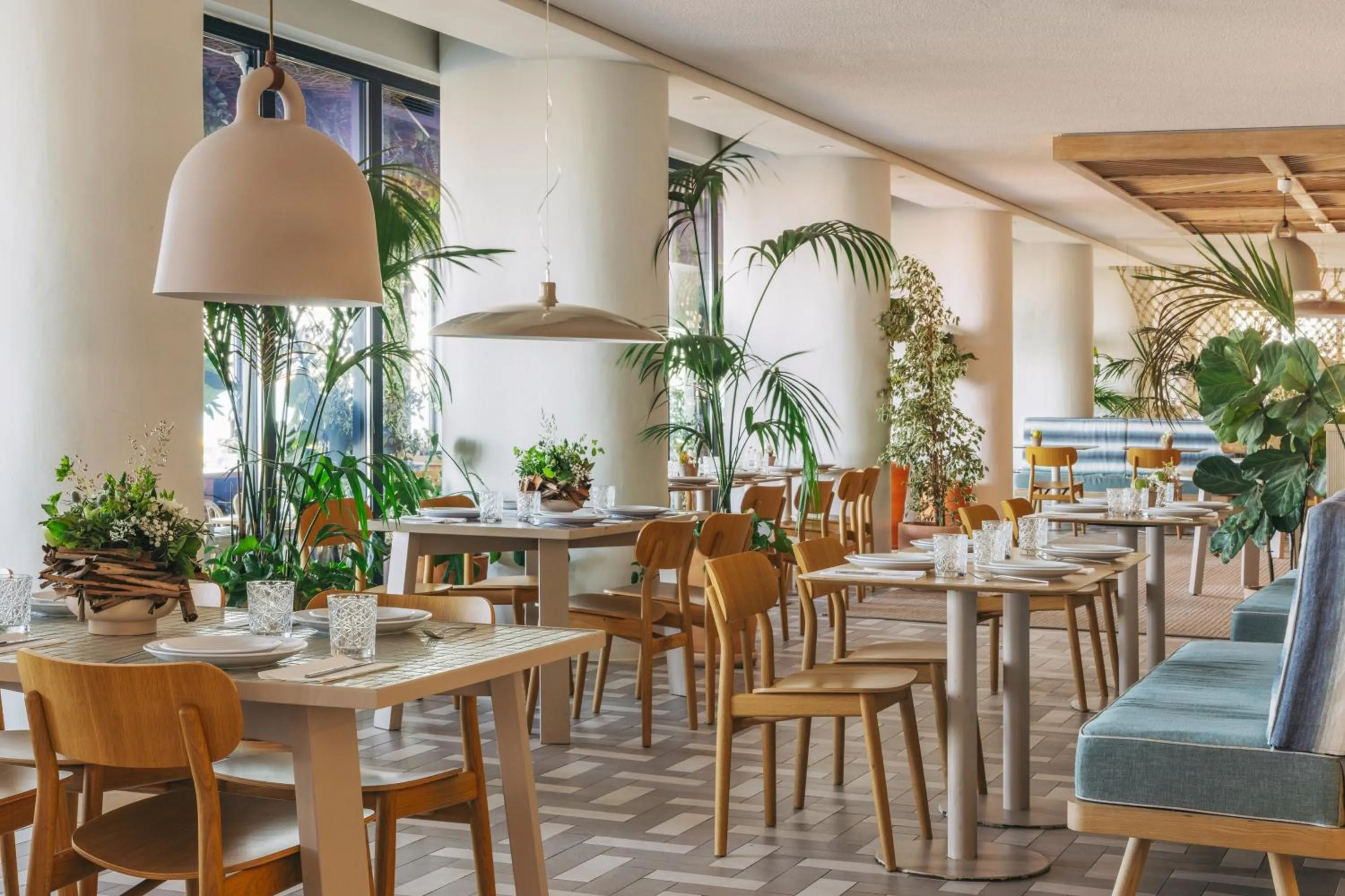 Restaurant/places to eat in ME Sitges Terramar