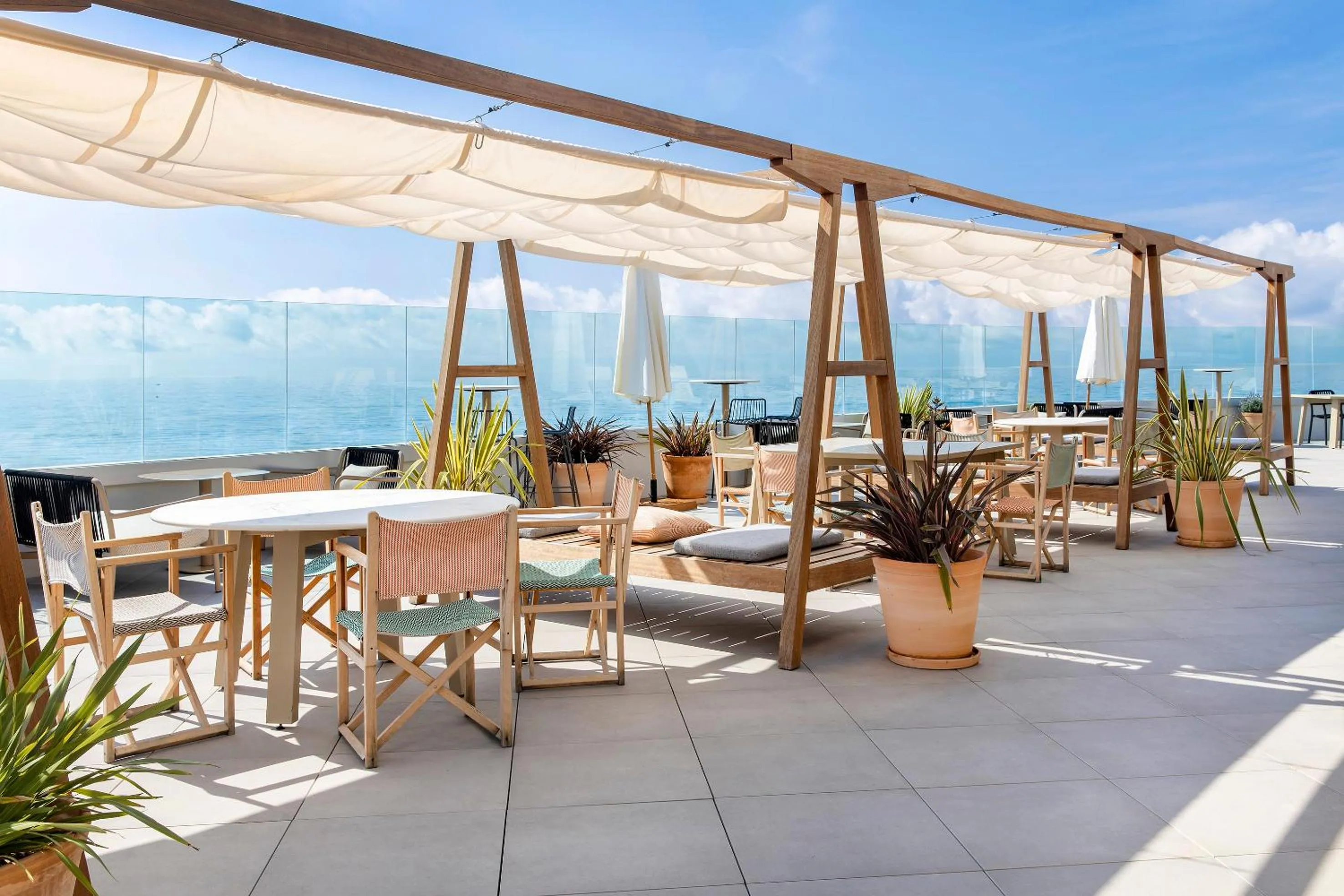 Restaurant/places to eat in ME Sitges Terramar