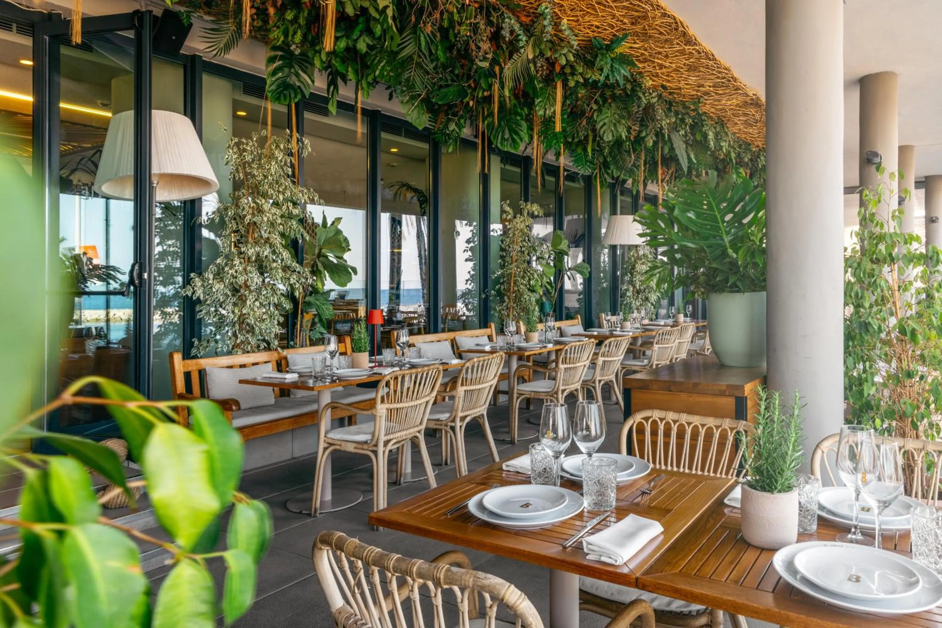 Restaurant/places to eat in ME Sitges Terramar