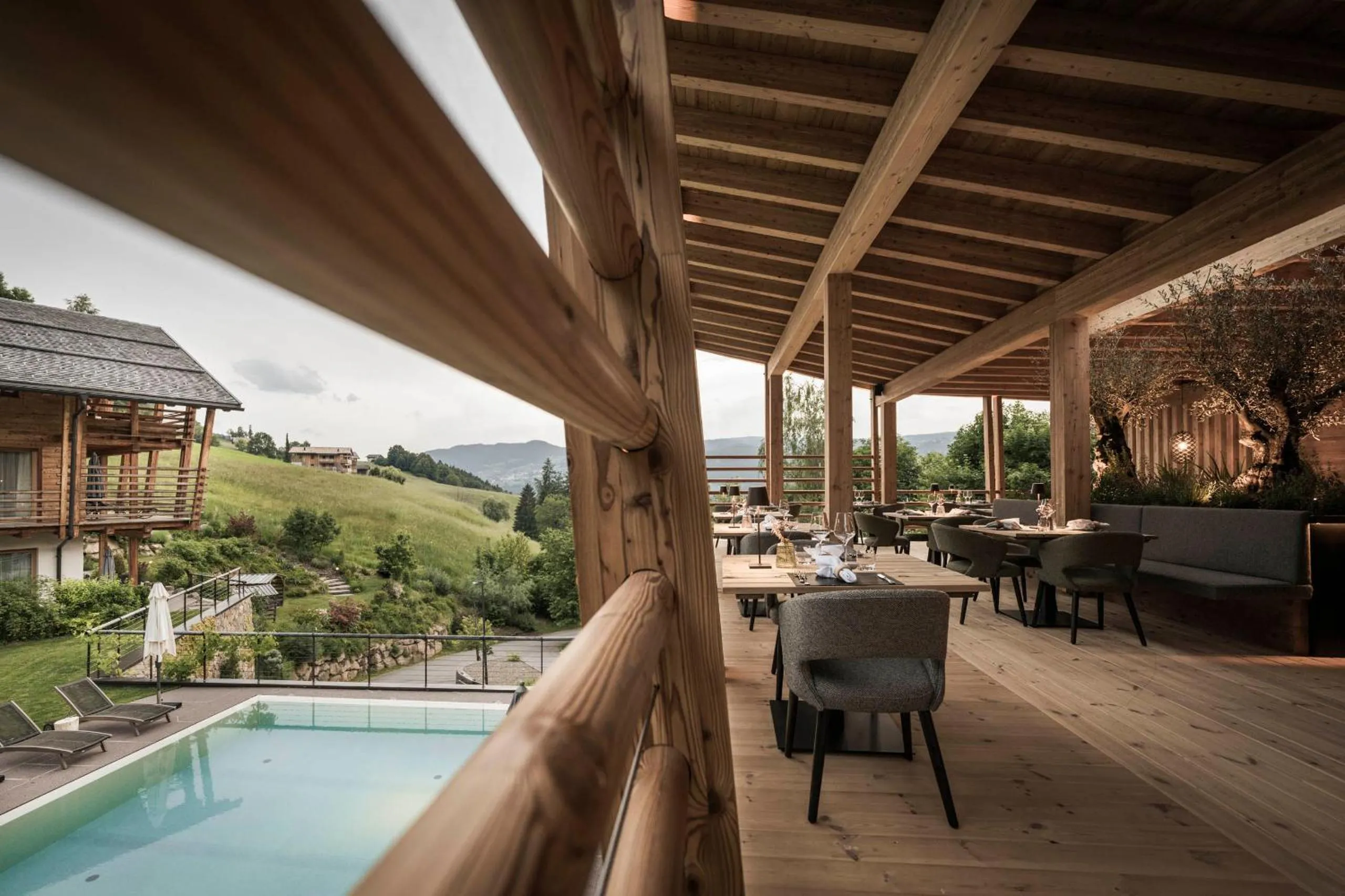 Restaurant/places to eat in Presulis Hideaway Apartments & Restaurant