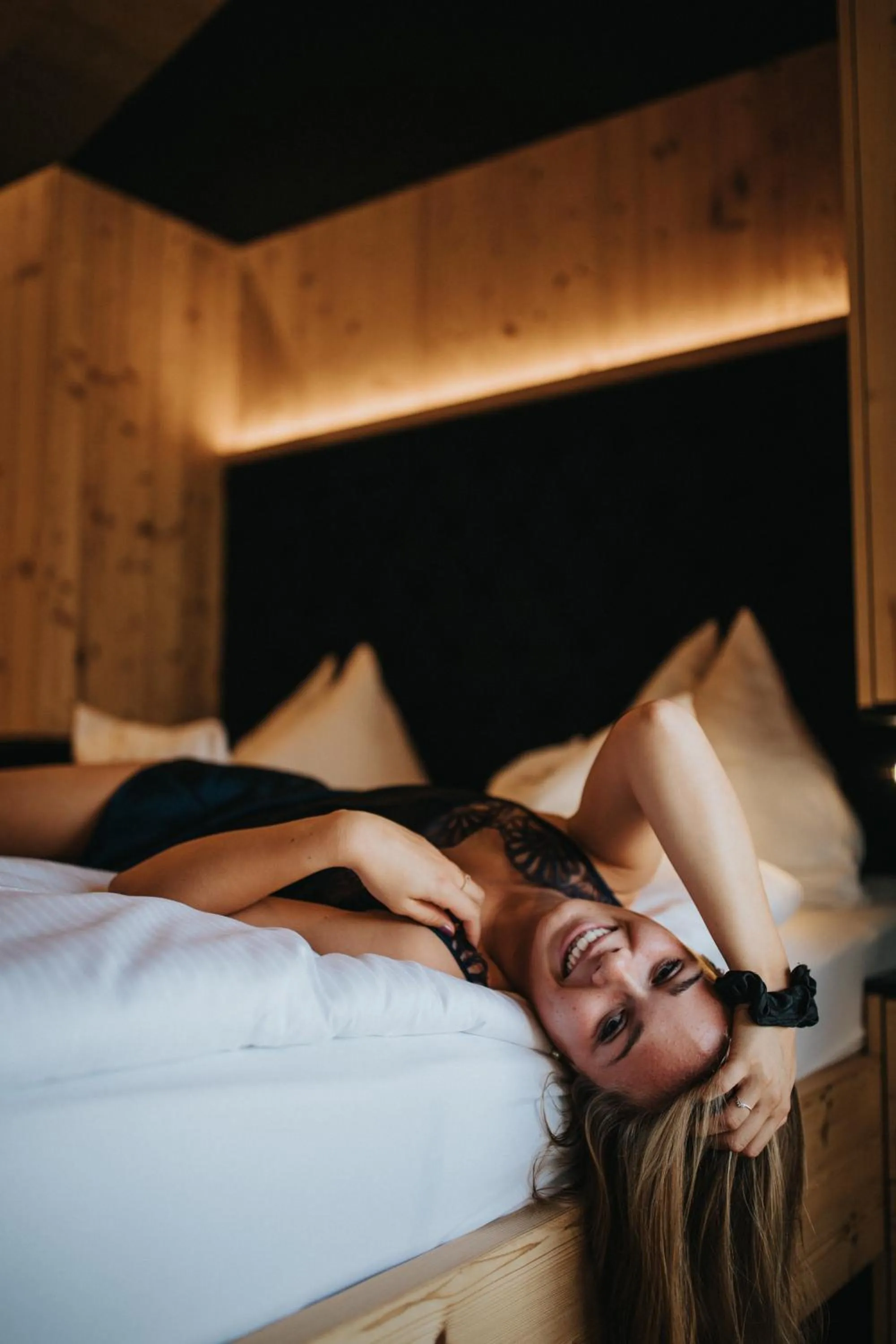 Bed in Presulis Hideaway Apartments & Restaurant