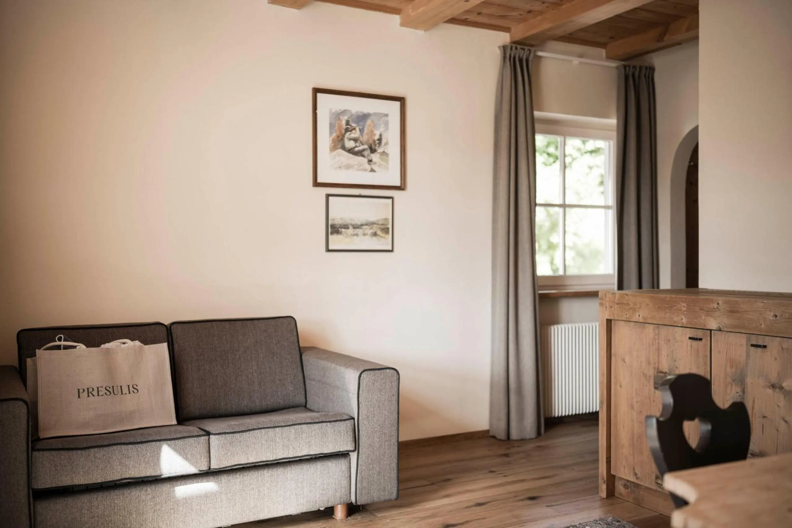 Living room in Presulis Hideaway Apartments & Restaurant