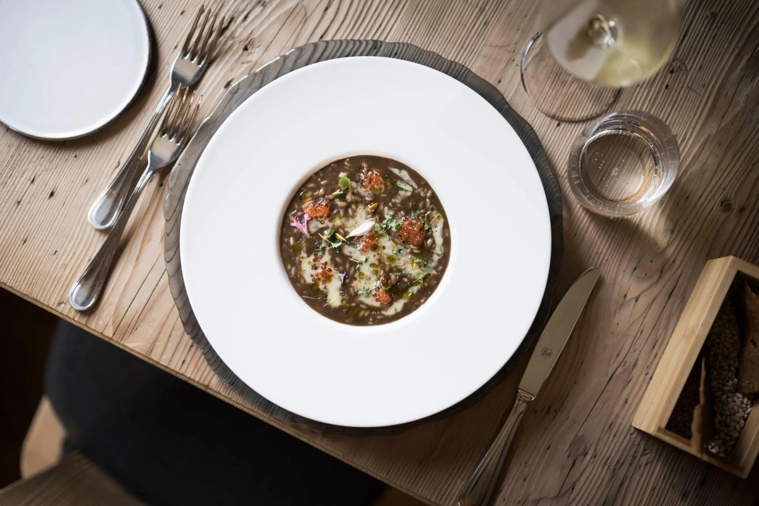 Restaurant/places to eat in Presulis Hideaway Apartments & Restaurant