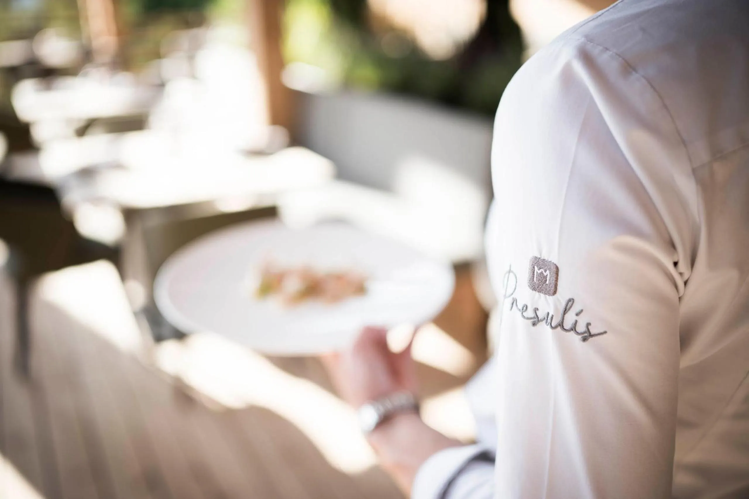 Restaurant/places to eat in Presulis Hideaway Apartments & Restaurant