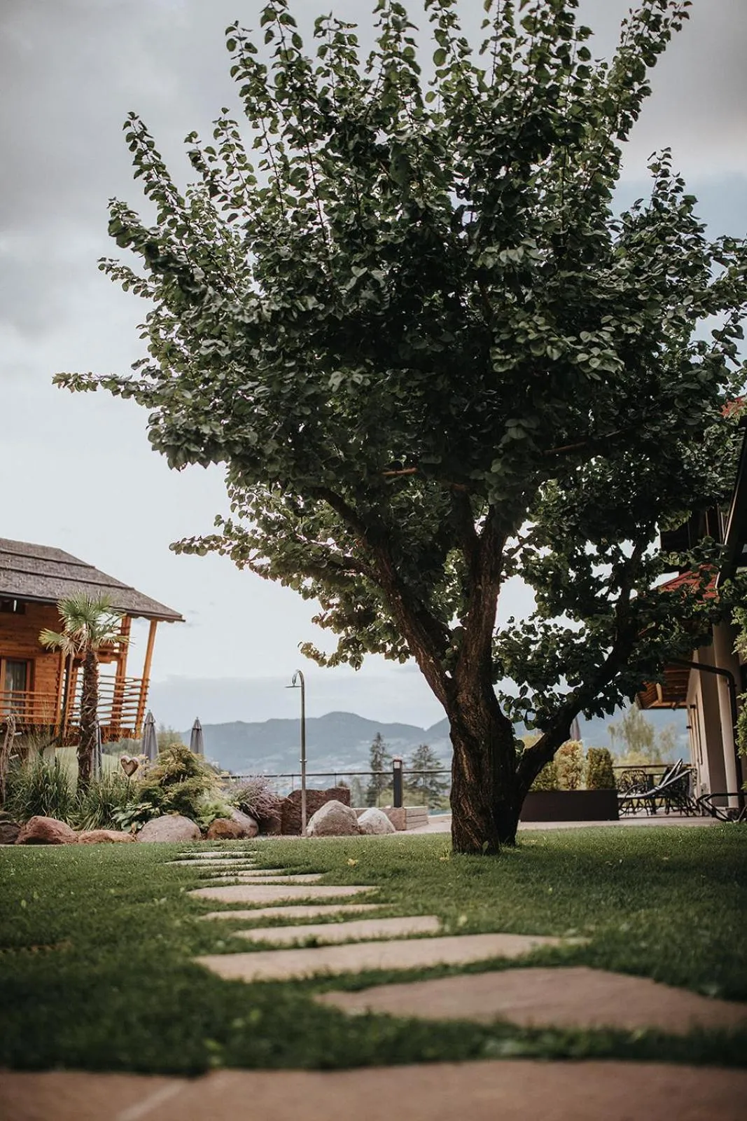 Garden in Presulis Hideaway Apartments & Restaurant