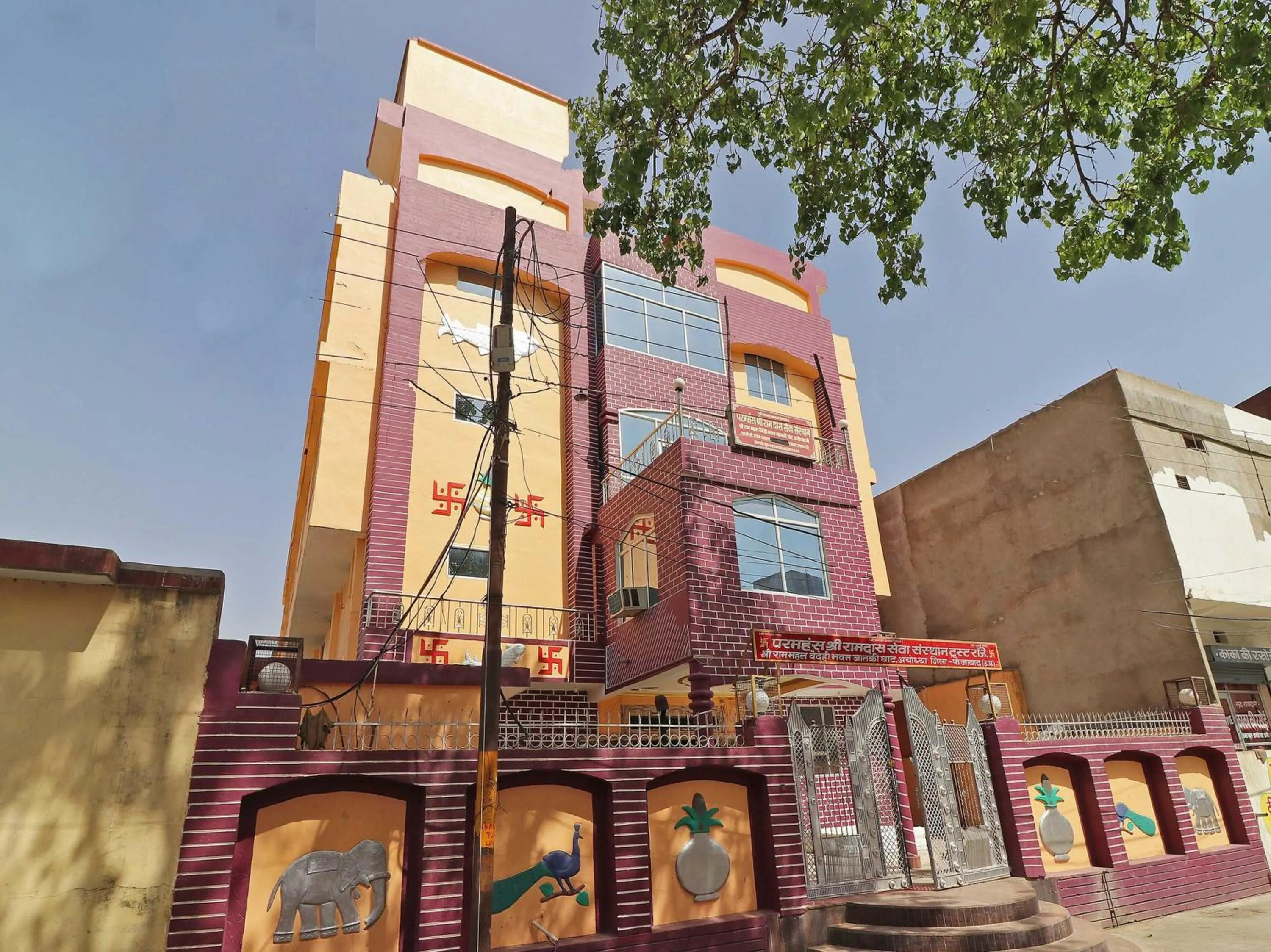 Facade/entrance in SPOT ON 38000 Vaidehi Bhawan