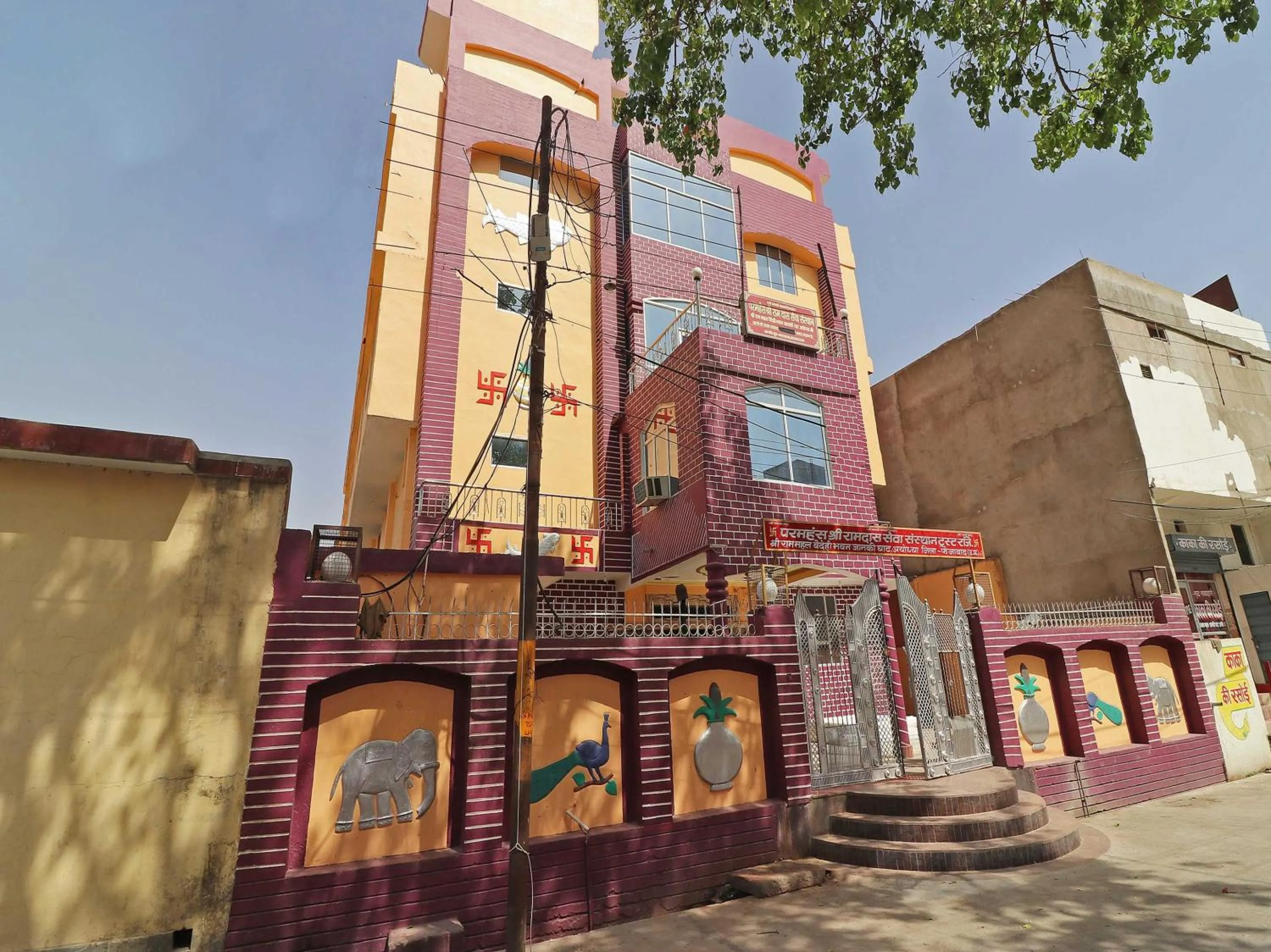 Facade/entrance in SPOT ON 38000 Vaidehi Bhawan