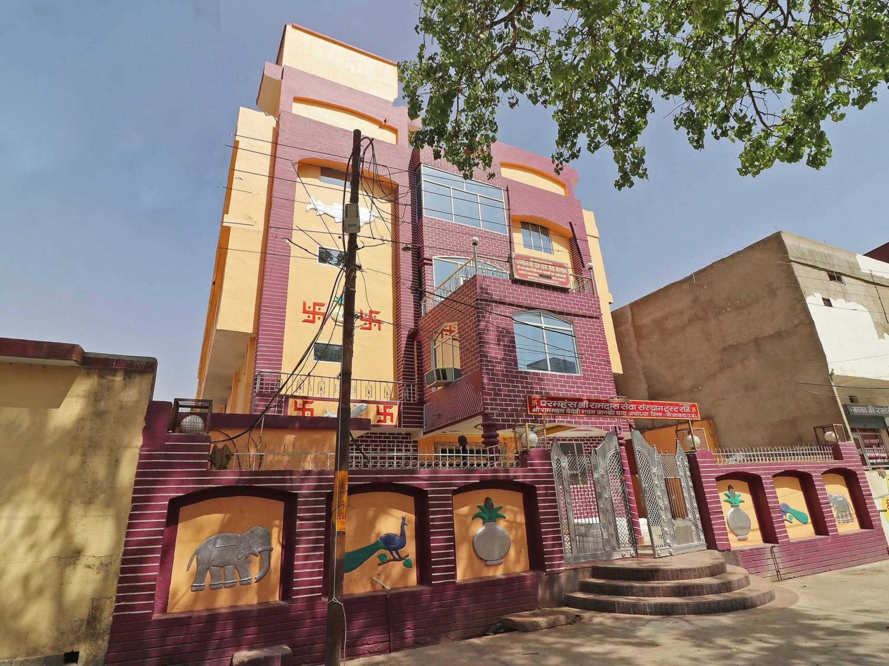 Facade/entrance in SPOT ON 38000 Vaidehi Bhawan