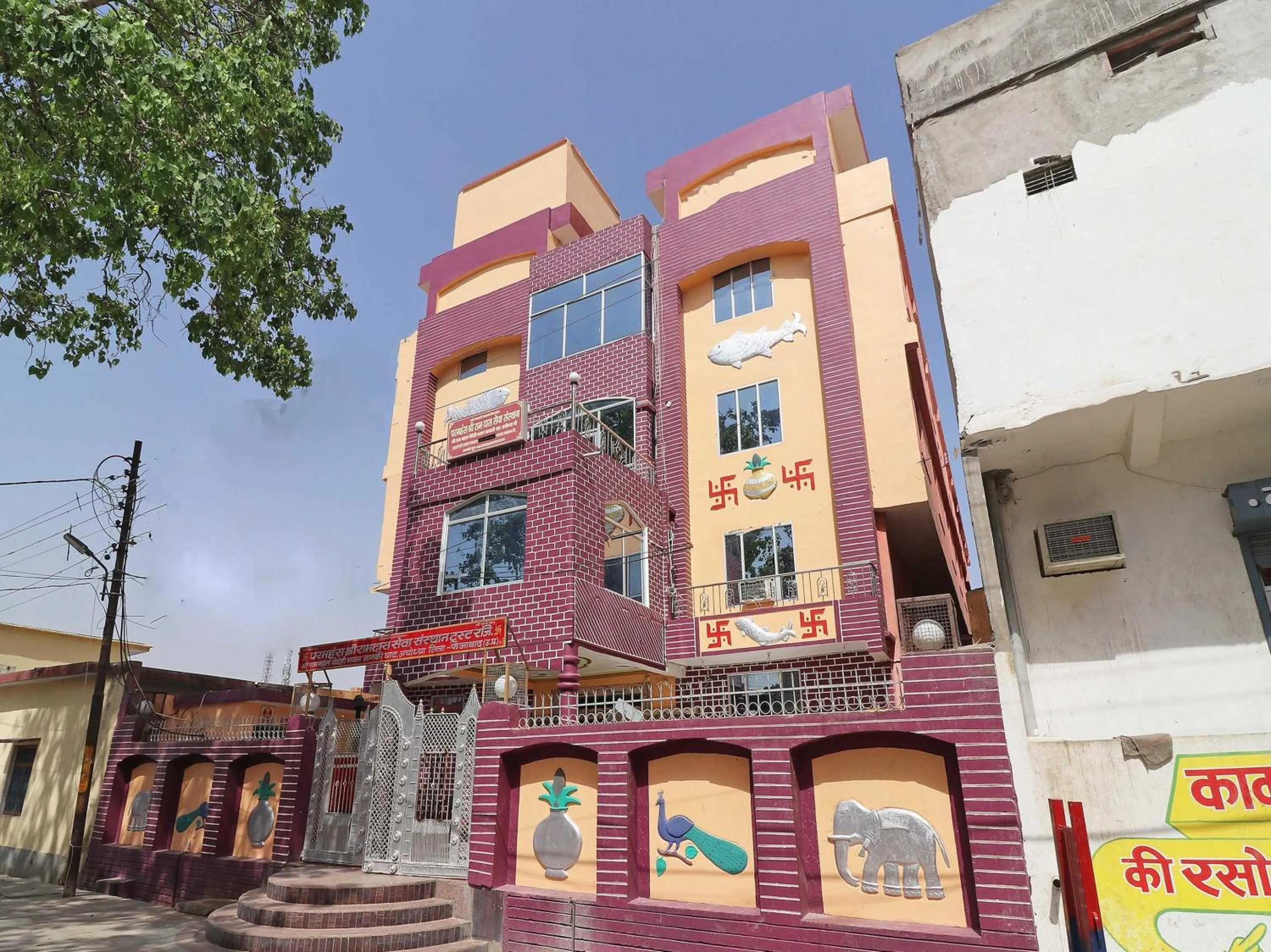 Facade/entrance in SPOT ON 38000 Vaidehi Bhawan