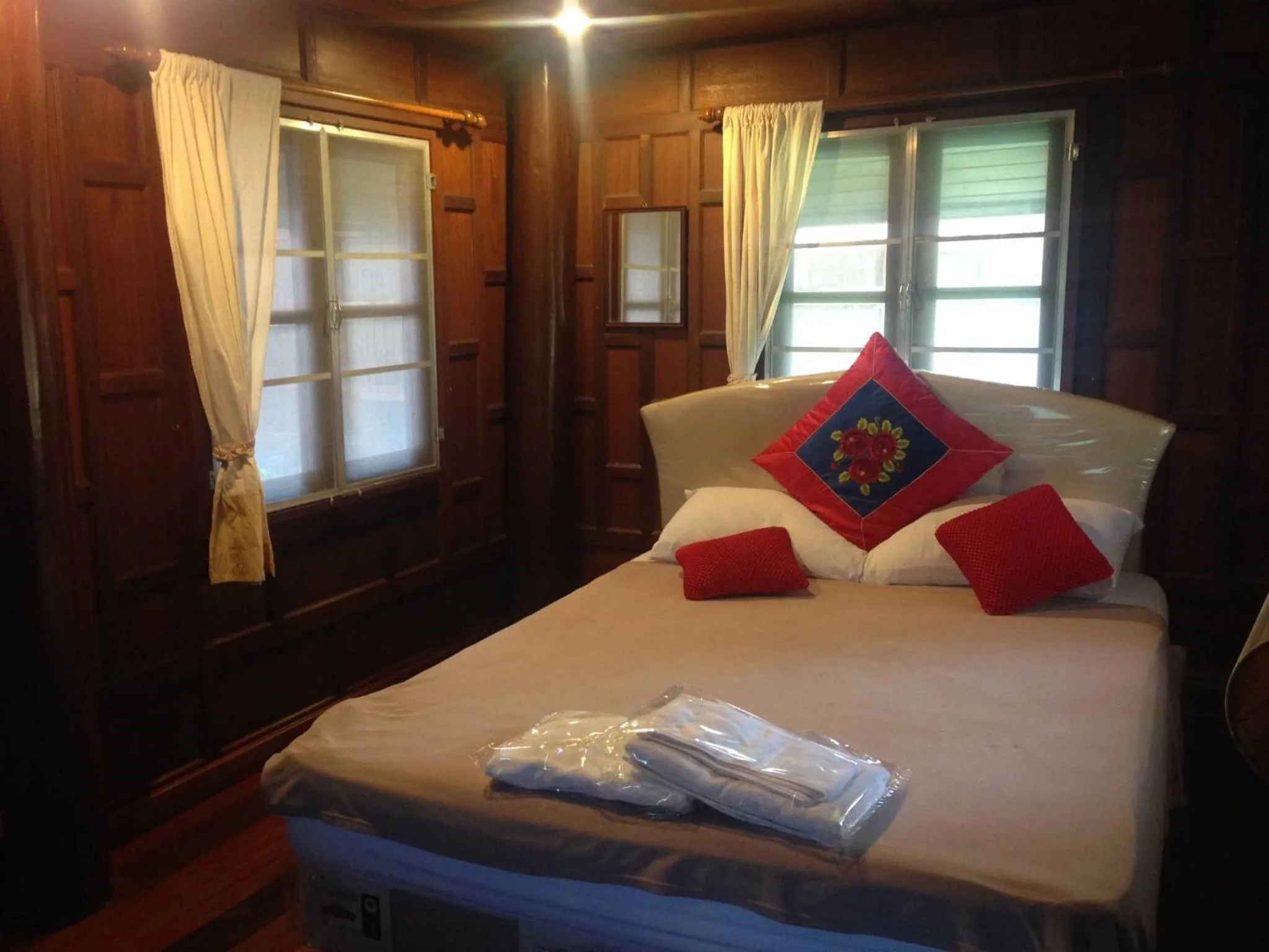 Bed in Ruenthai Ampawa