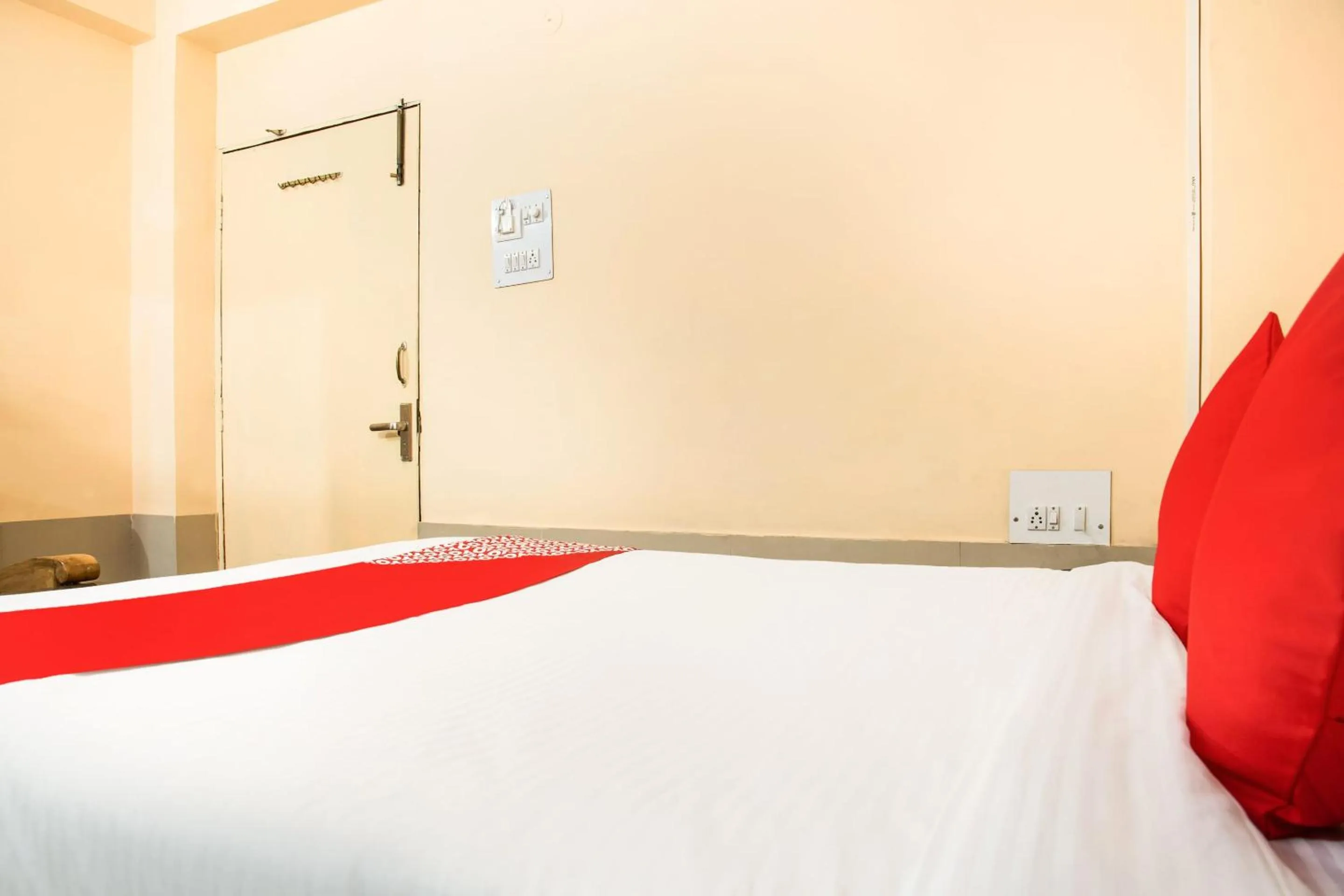 Bedroom, Bed in Hotel O Embassy Exhibition Rd