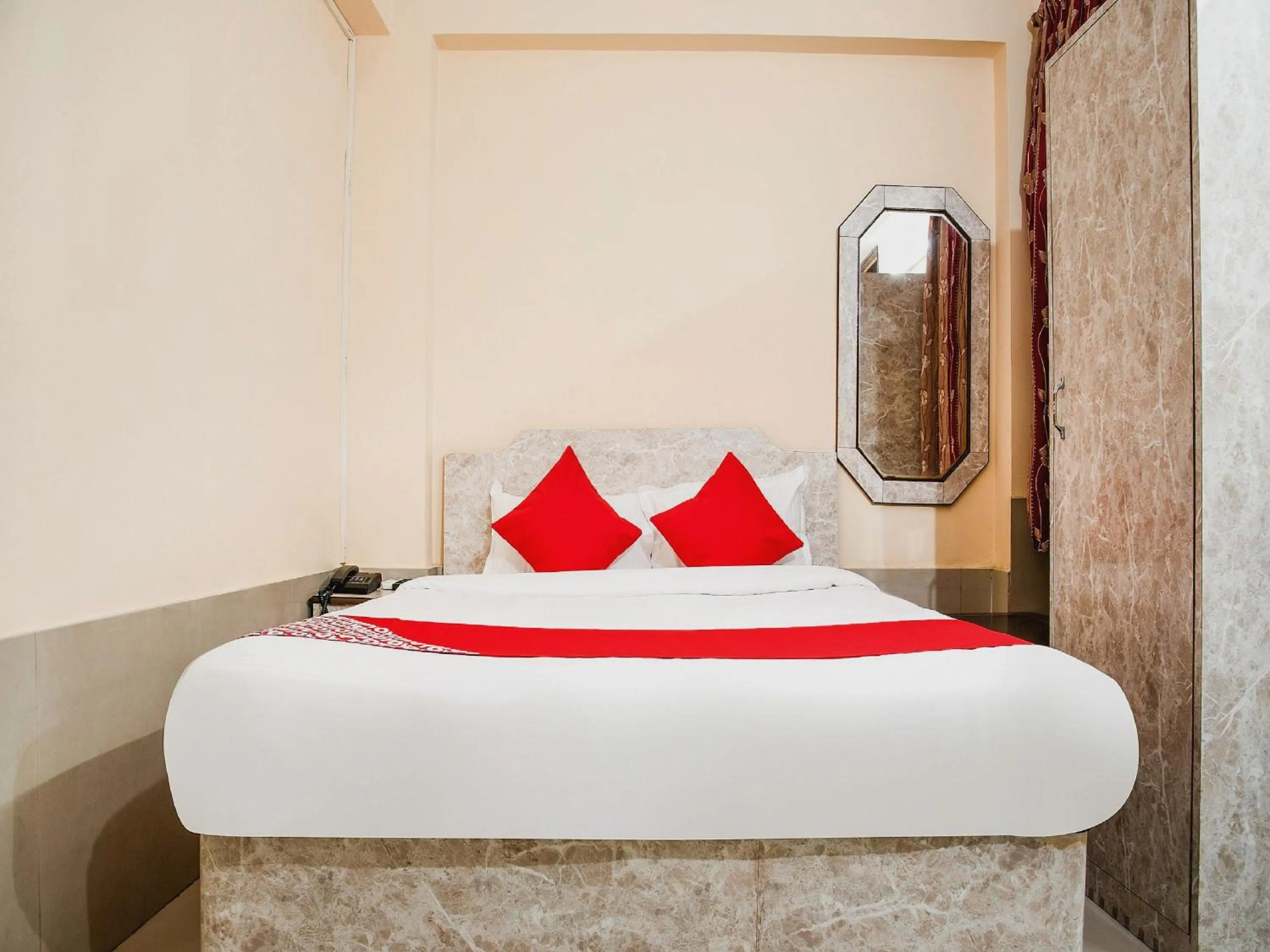 Bedroom, Bed in Hotel O Embassy Exhibition Rd