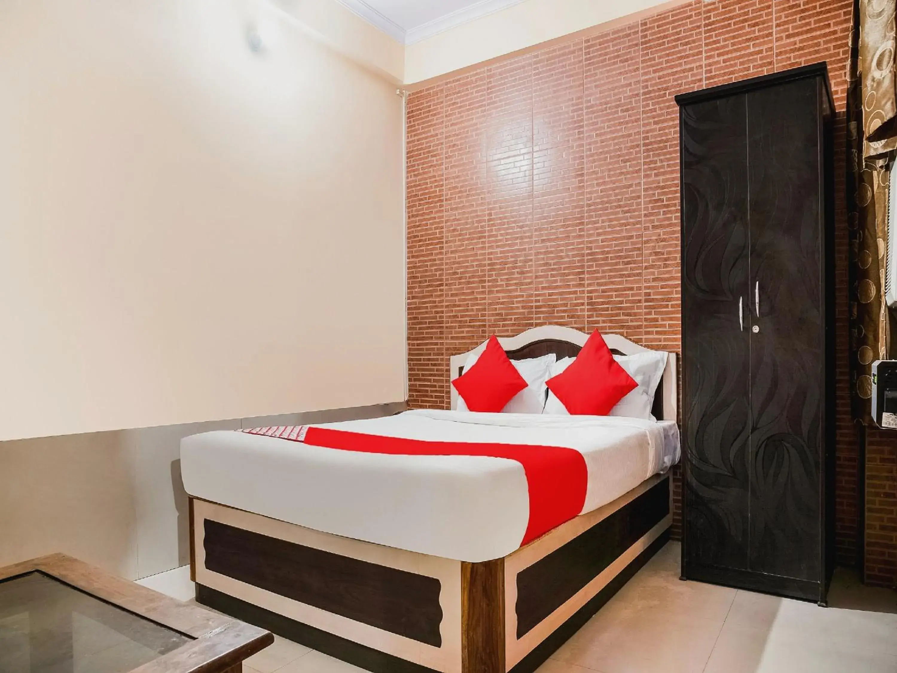 Standard Double Room - single occupancy in Hotel O Embassy Exhibition Rd Standard Double Room - single occupancy in Hotel O Embassy Exhibition Rd
