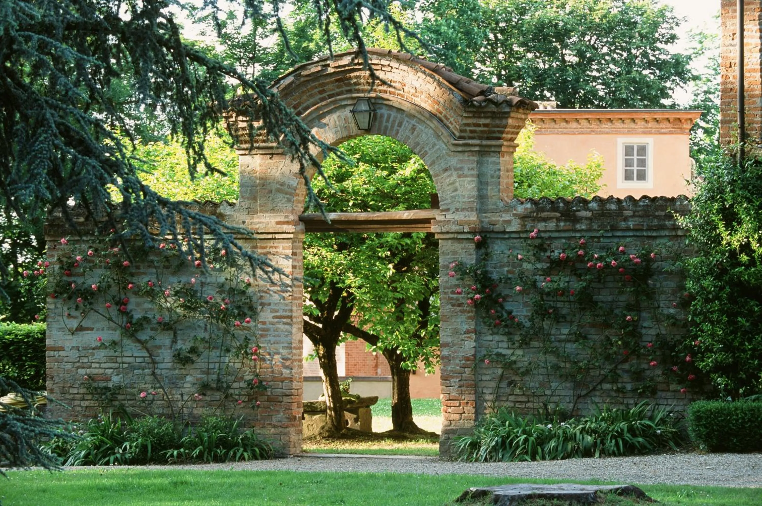 Garden in Marchesi Alfieri - Cantine e Ospitalità