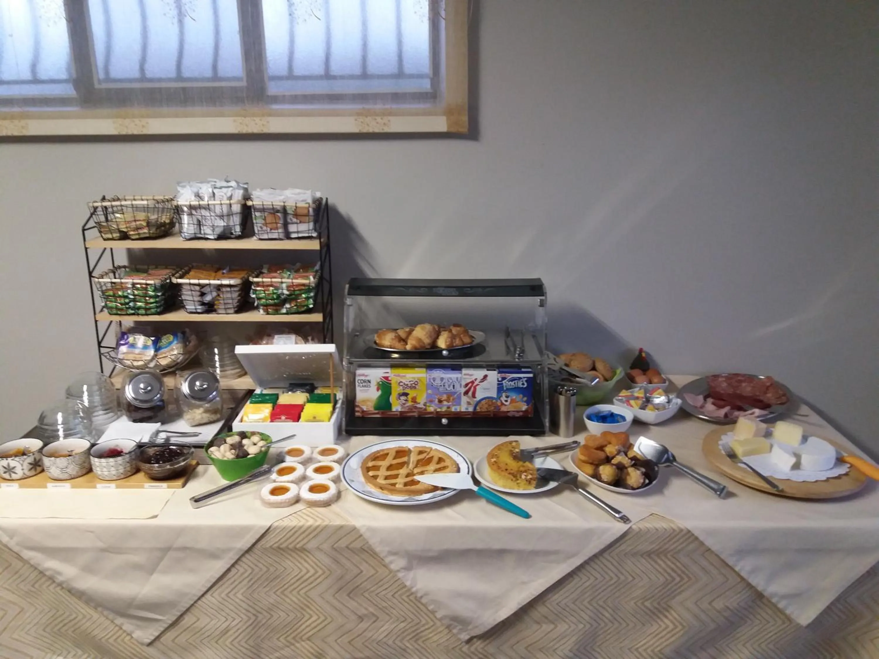 Buffet breakfast in Albergo Residence Isotta