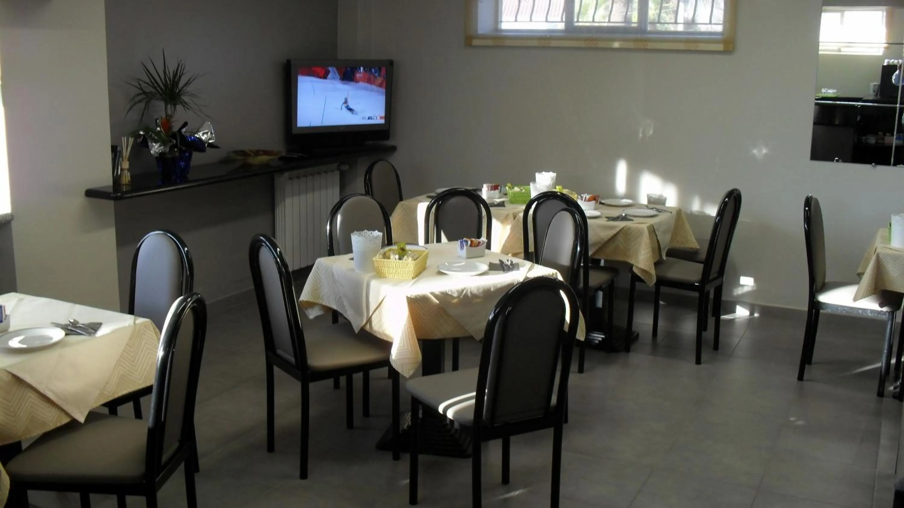 Restaurant/places to eat in Albergo Residence Isotta