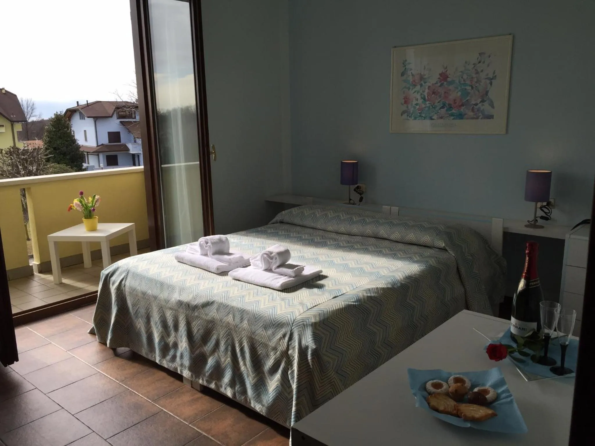 Garden view, Bed in Albergo Residence Isotta