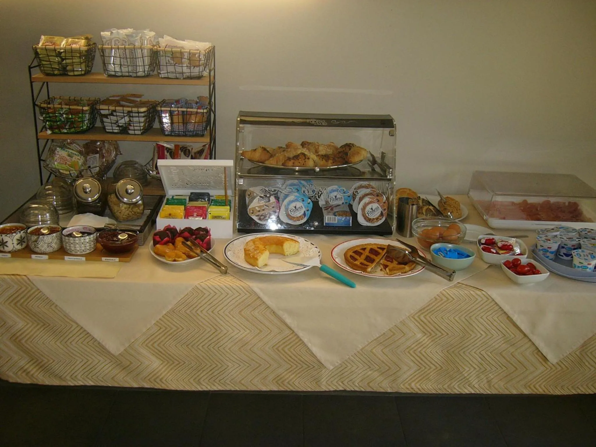 Continental breakfast in Albergo Residence Isotta