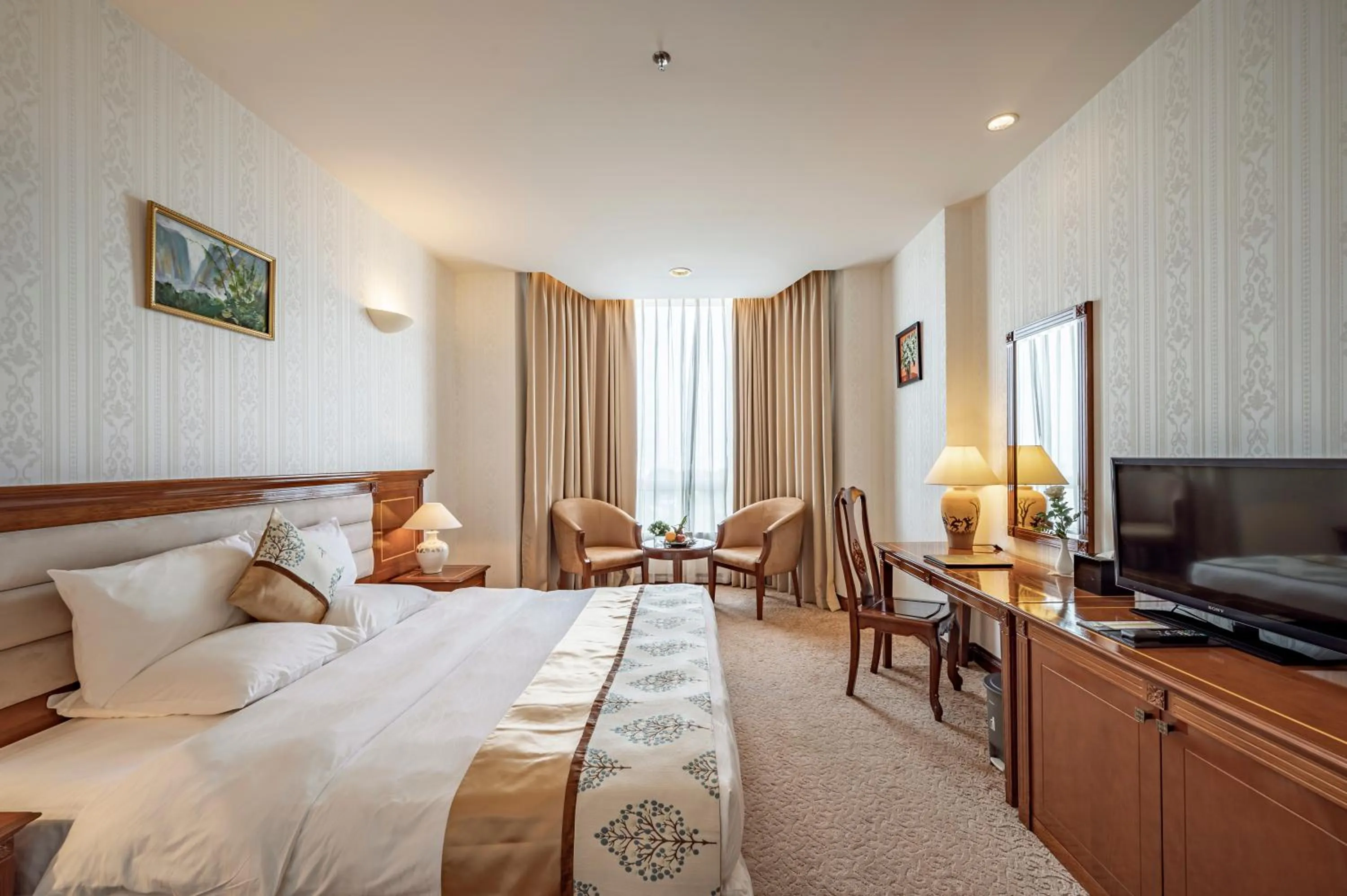 Bed in Tan Son Nhat Saigon Hotel