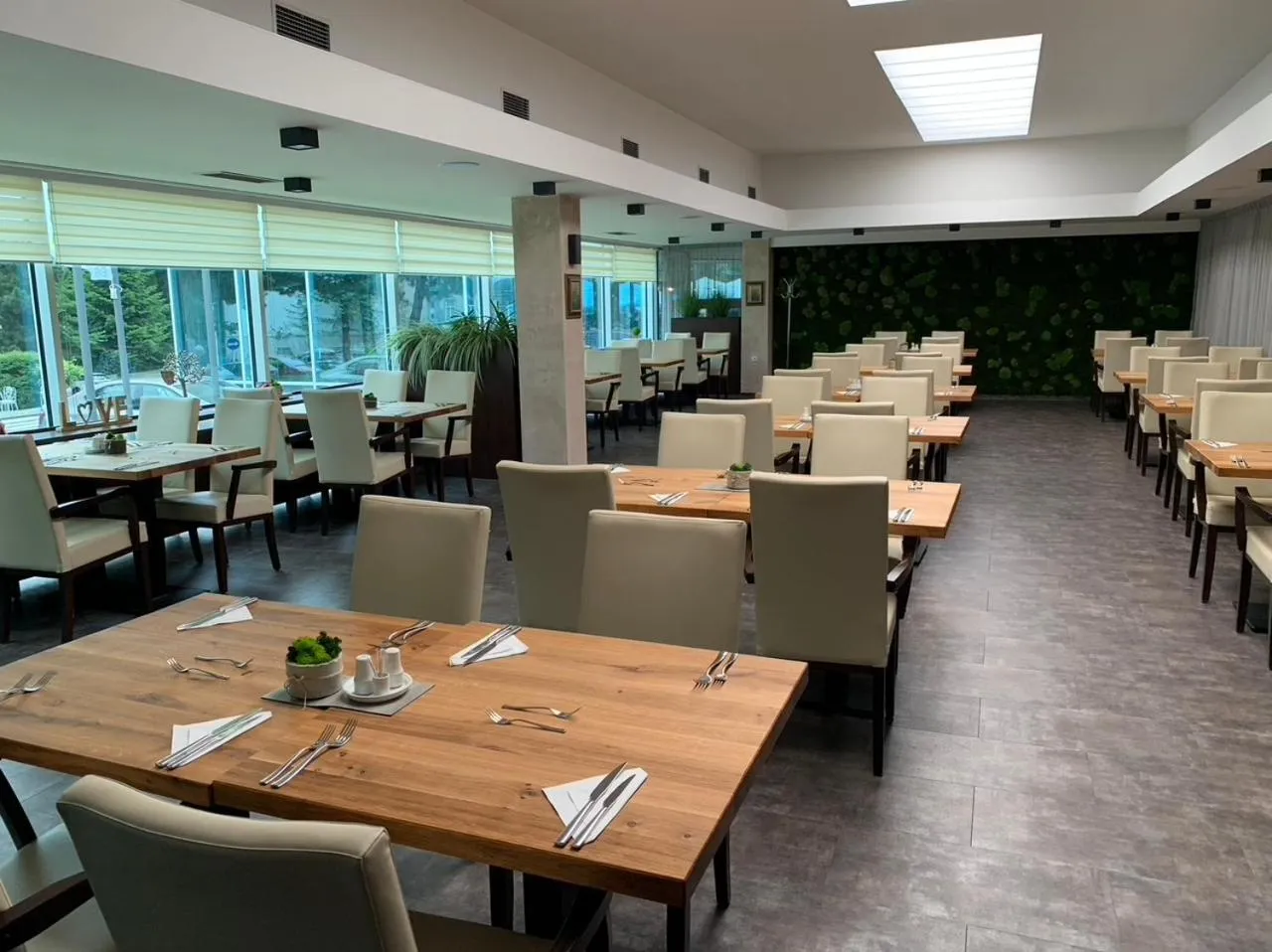 Restaurant/places to eat in CENTRAL PARK FLORA