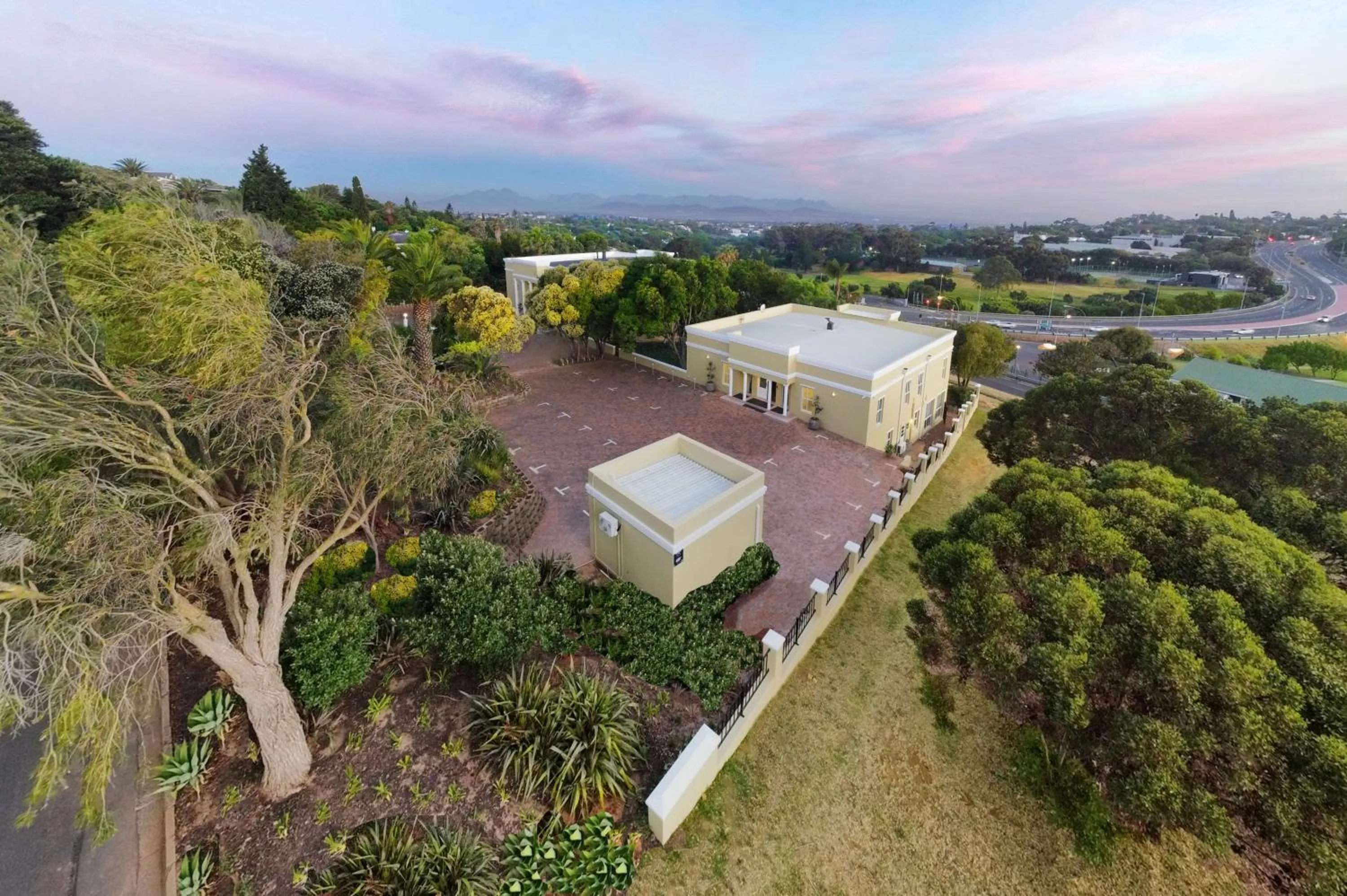 Property building in Bell Rosen Guest House