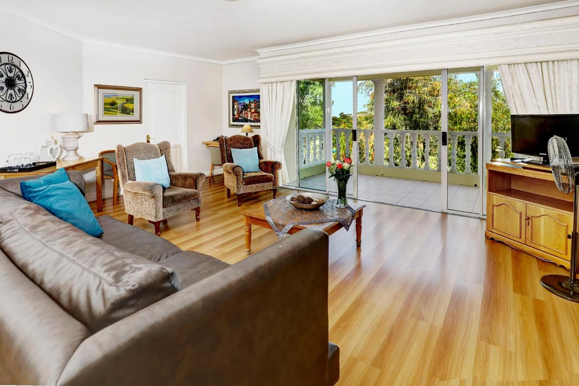 Living room in Bell Rosen Guest House