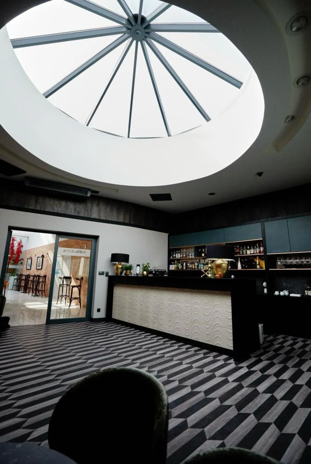 Restaurant/places to eat in Hotel Kristoff