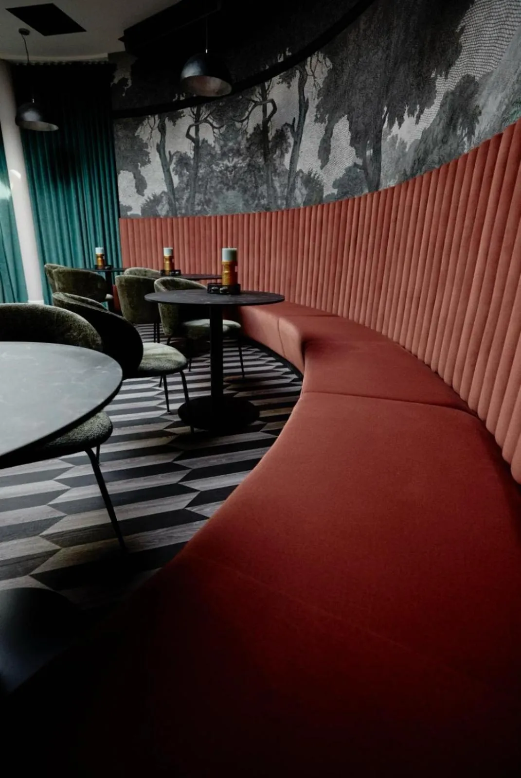 Restaurant/places to eat in Hotel Kristoff