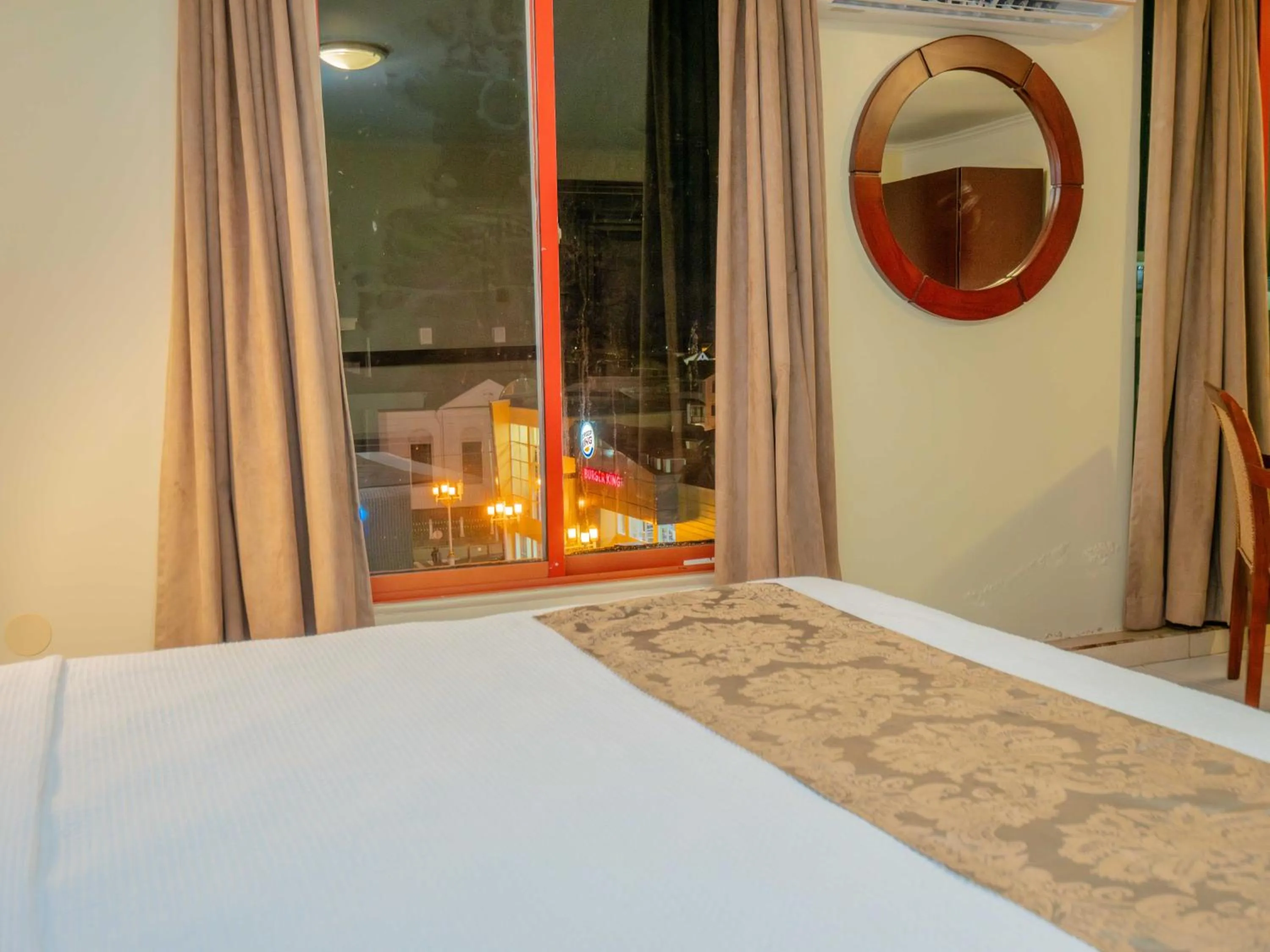 Bed in Hotel Palacio