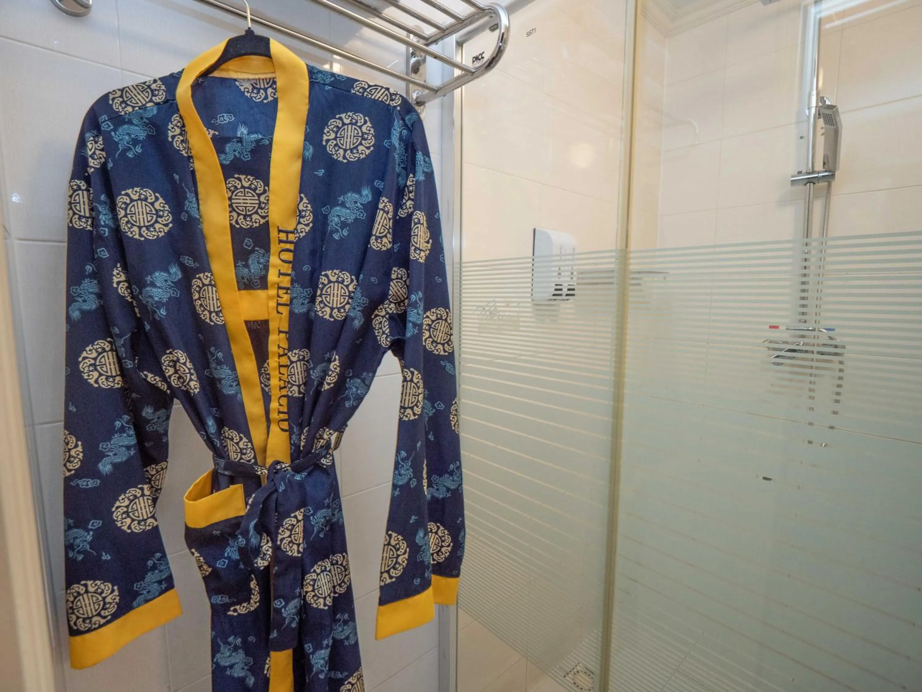 Shower in Hotel Palacio