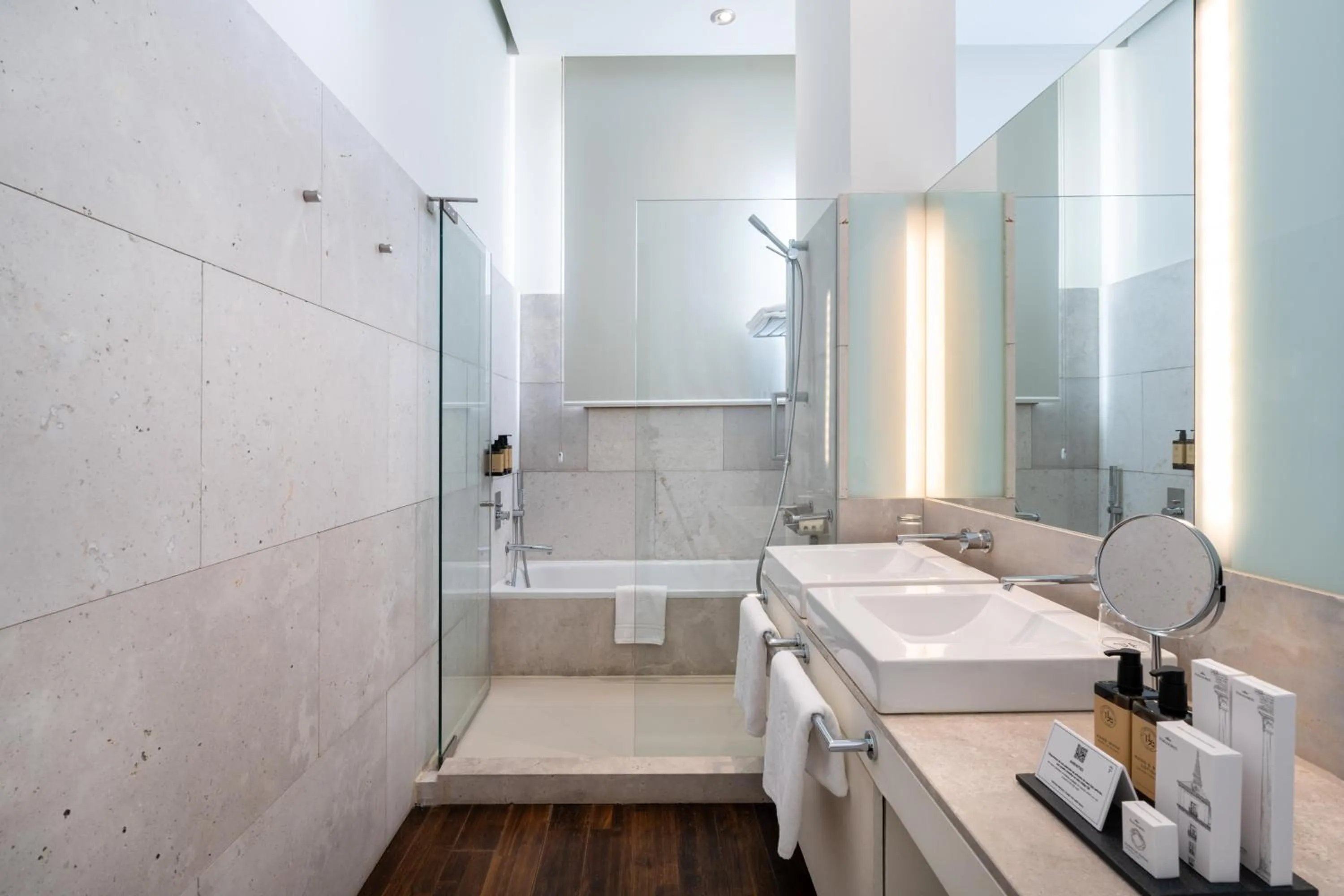 Bathroom in Parador de Alcalá de Henares